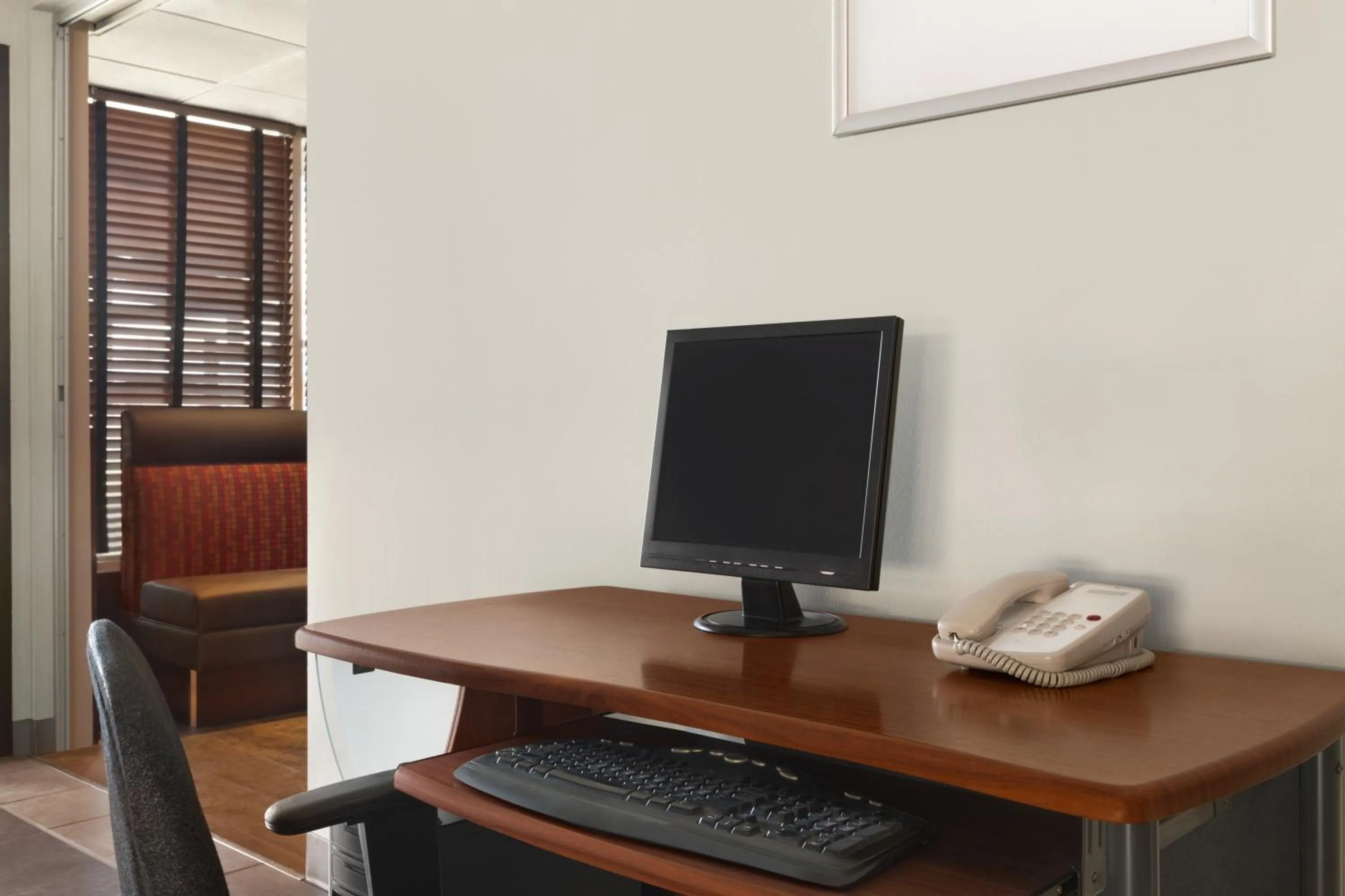 Business facilities, TV/Entertainment Center in Travelodge by Wyndham Cranbrook