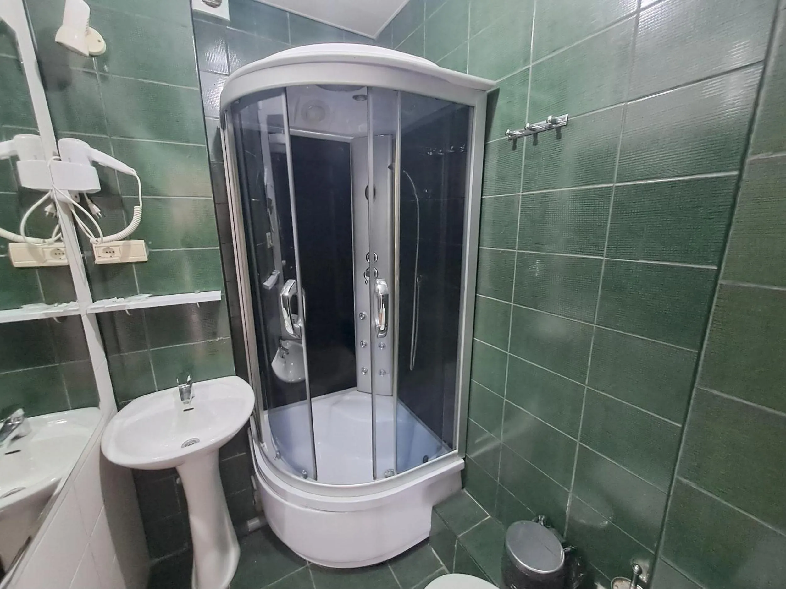 Shower in Bella Donna Hotel