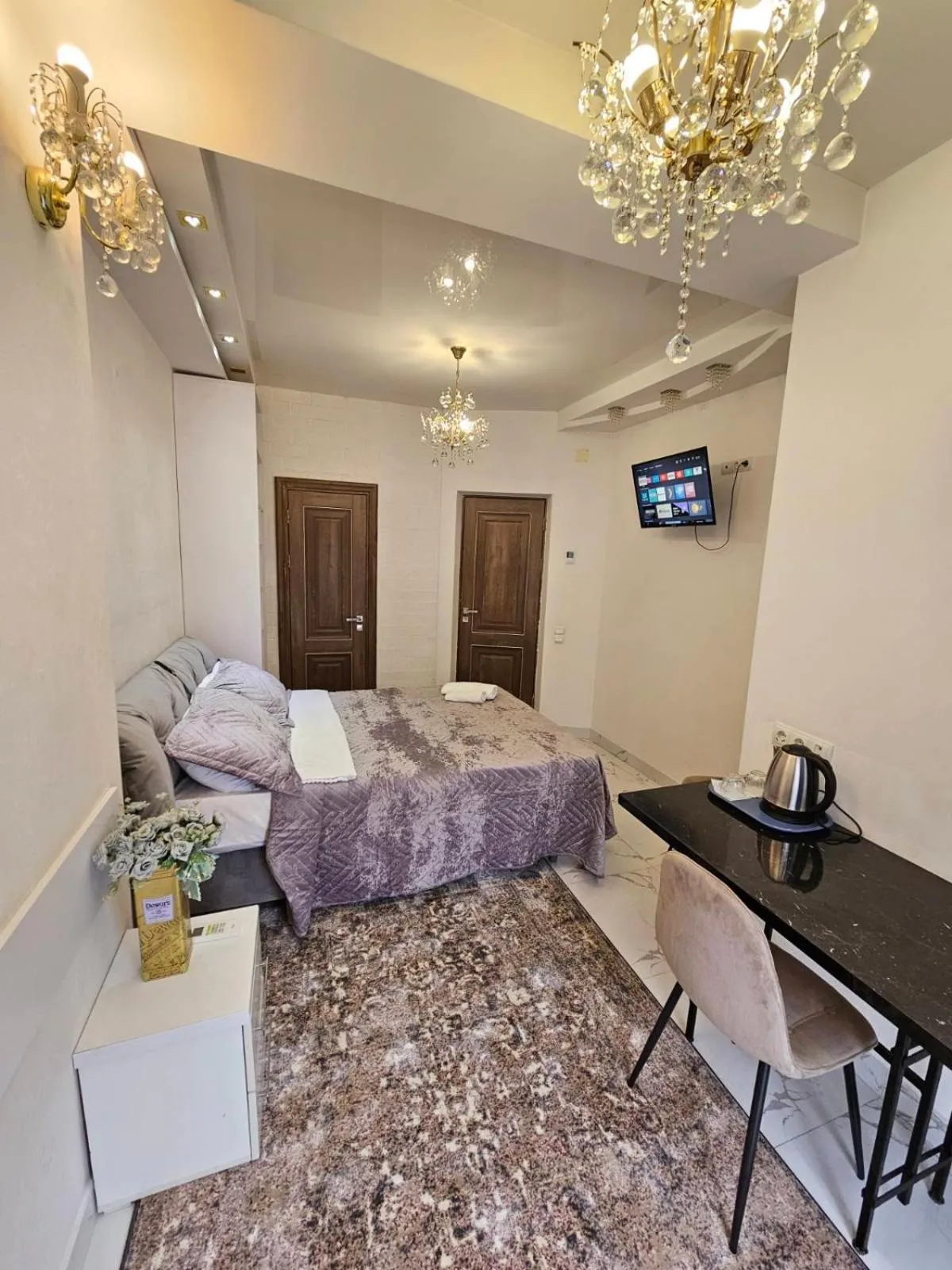 Bedroom, Bed in Bella Donna Hotel