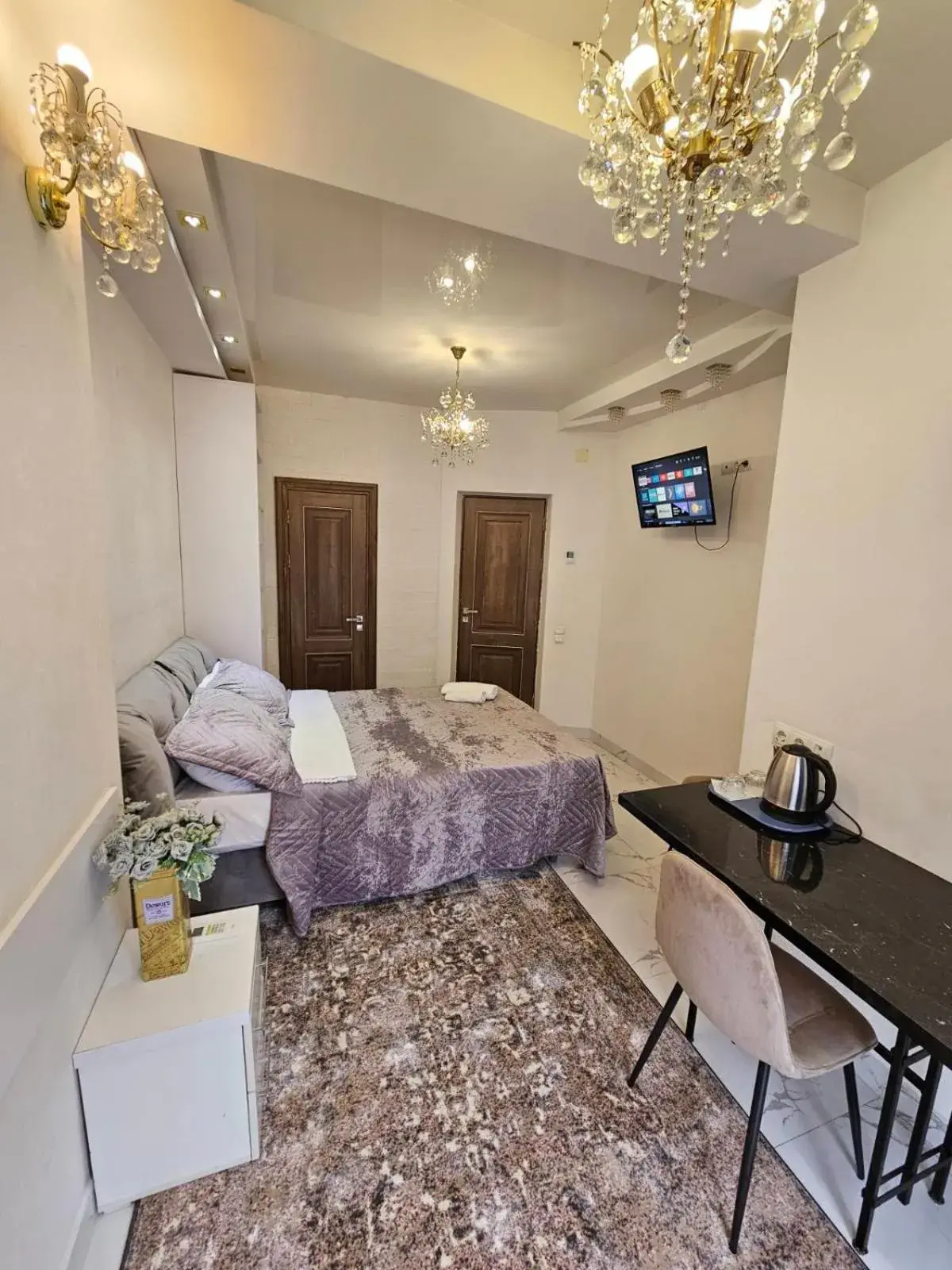 Bedroom, Bed in Bella Donna Hotel Bedroom, Bed in Bella Donna Hotel