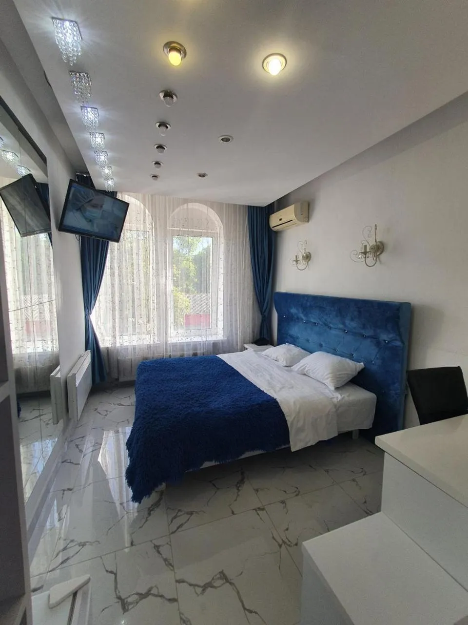 Bed in Bella Donna Hotel