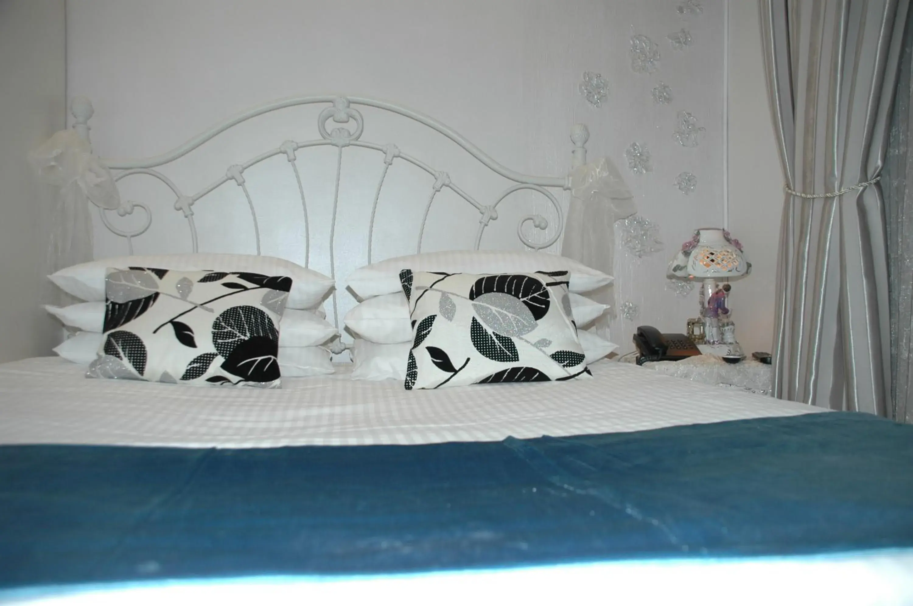 Photo of the whole room, Bed in Bella Donna Hotel Photo of the whole room, Bed in Bella Donna Hotel