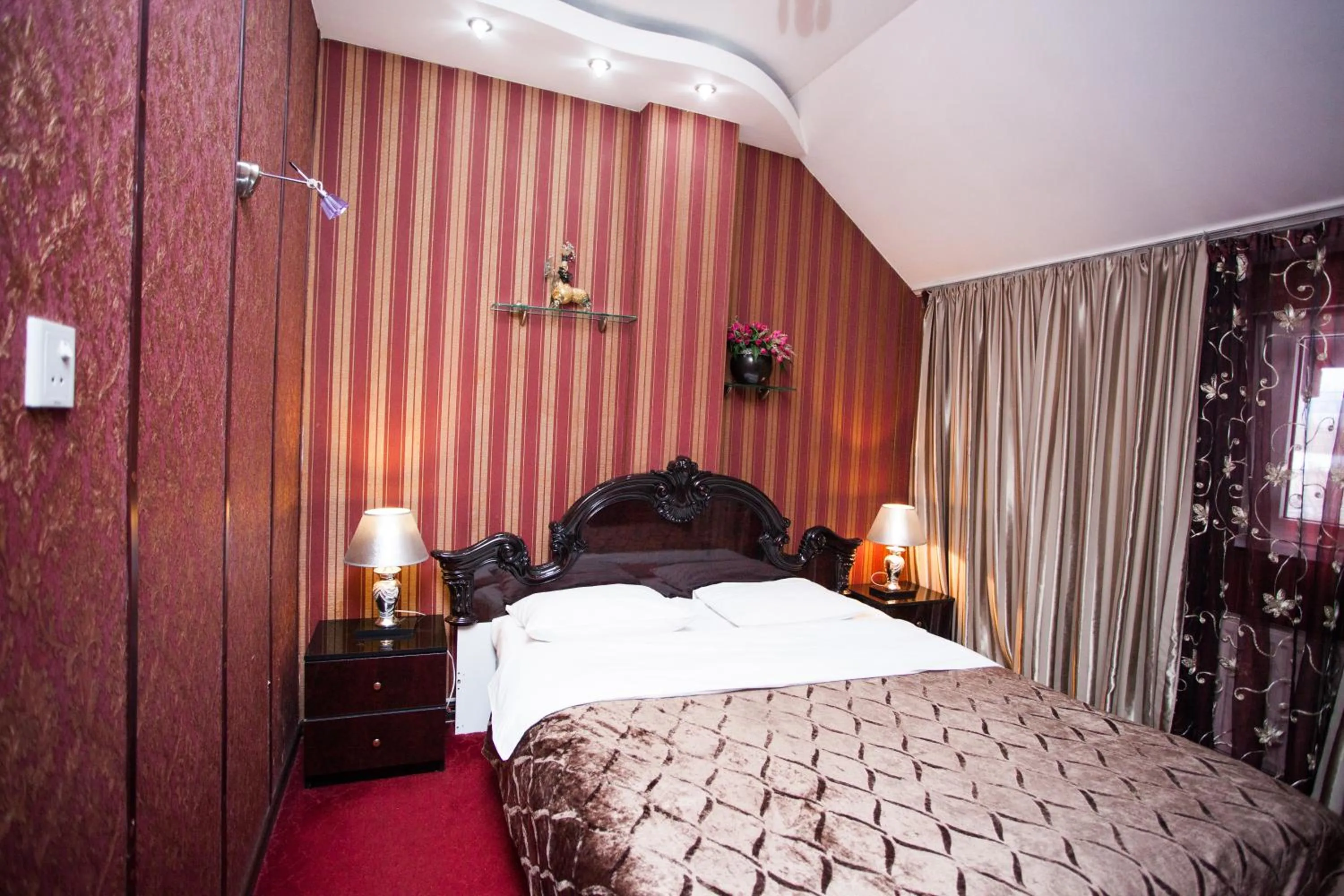Photo of the whole room, Bed in Bella Donna Hotel