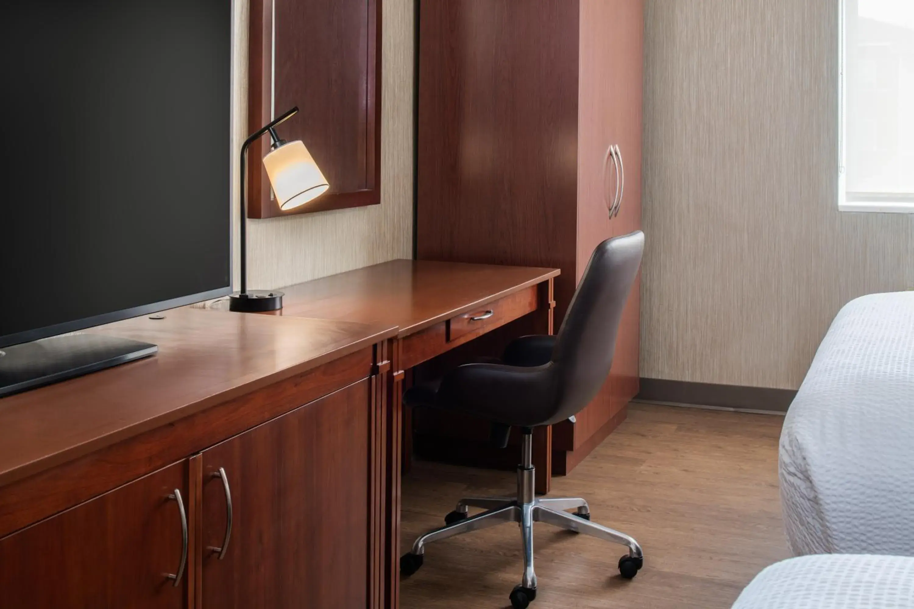 Superior Room, Guest room, 2 Double in Four Points by Sheraton Bellingham Hotel & Conference Center Superior Room, Guest room, 2 Double in Four Points by Sheraton Bellingham Hotel & Conference Center