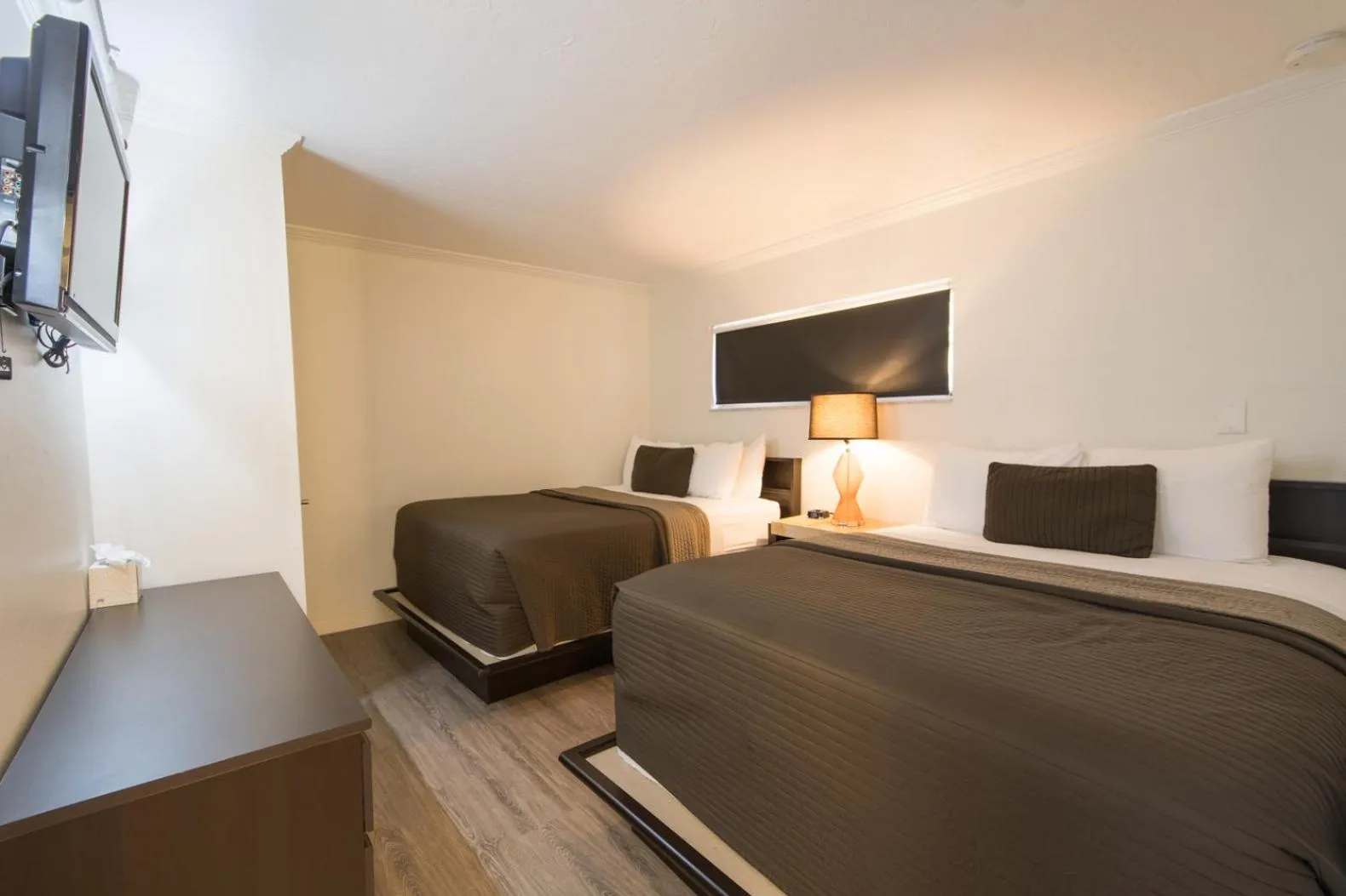 Bedroom, Bed in Hibiscus Suites - Sarasota