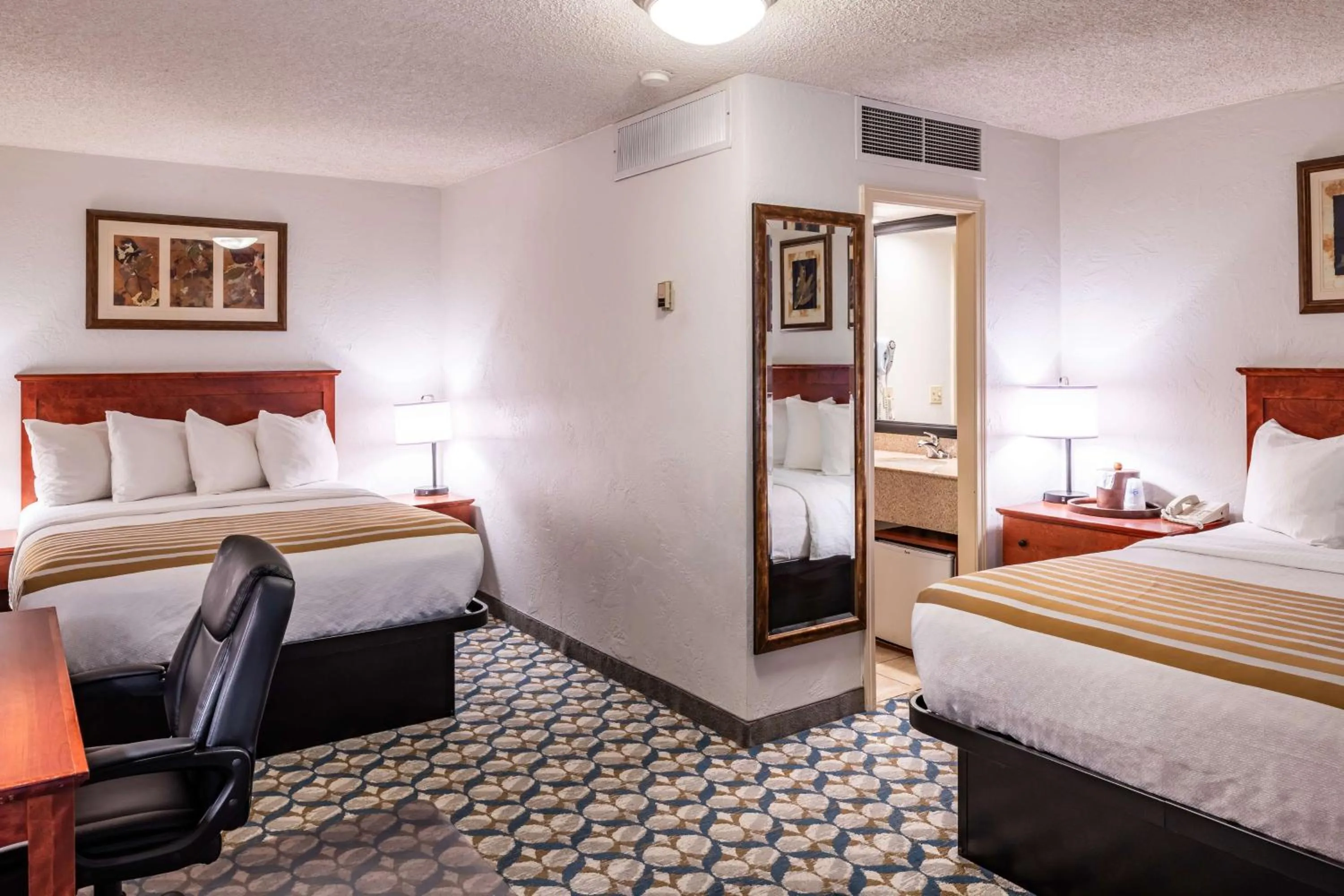 Bedroom, Bed in Best Western Vista Inn at the Airport