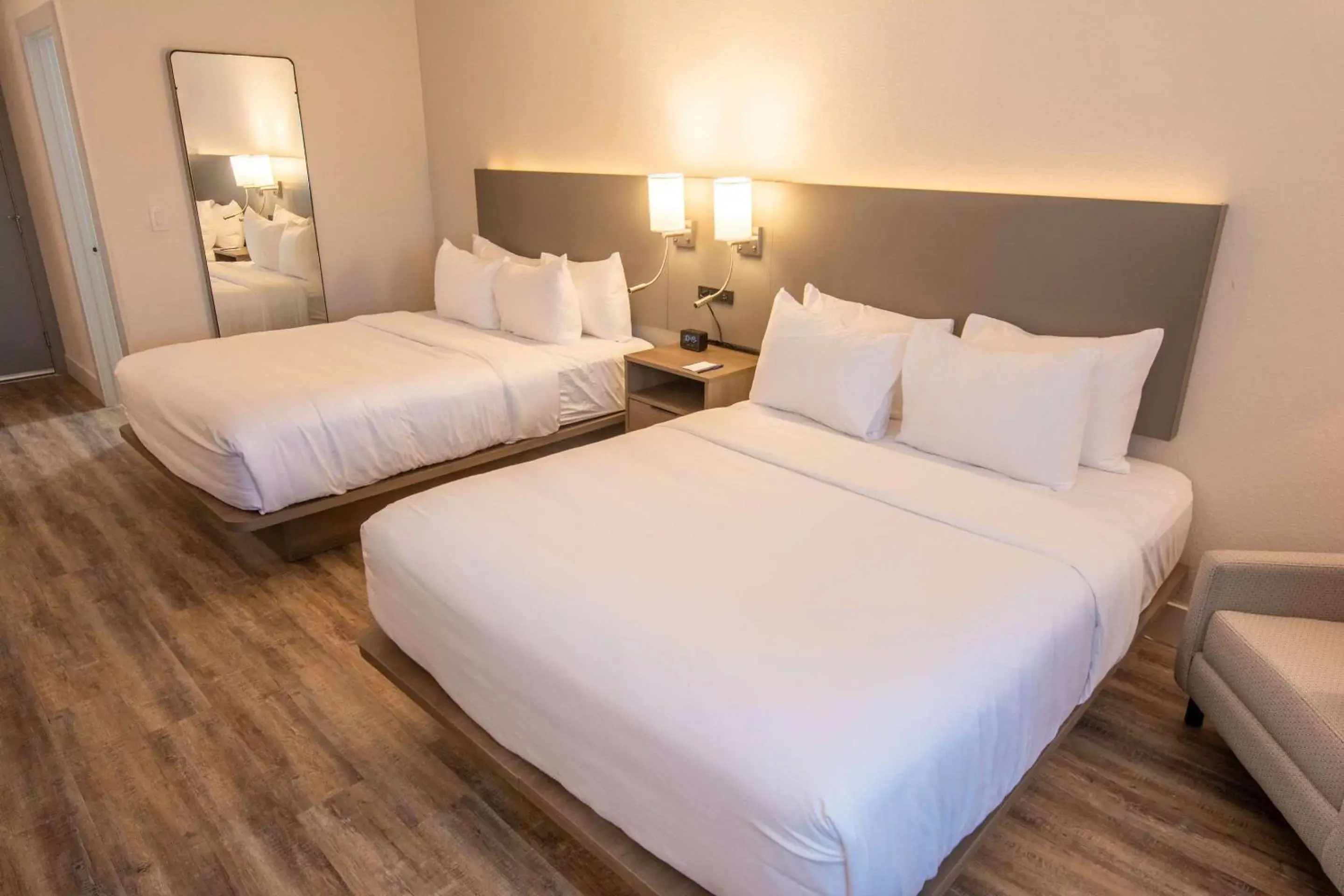 Bedroom, Bed in Comfort Inn Battle Mountain - Midway Between Elko and Winnemucca Bedroom, Bed in Comfort Inn Battle Mountain - Midway Between Elko and Winnemucca