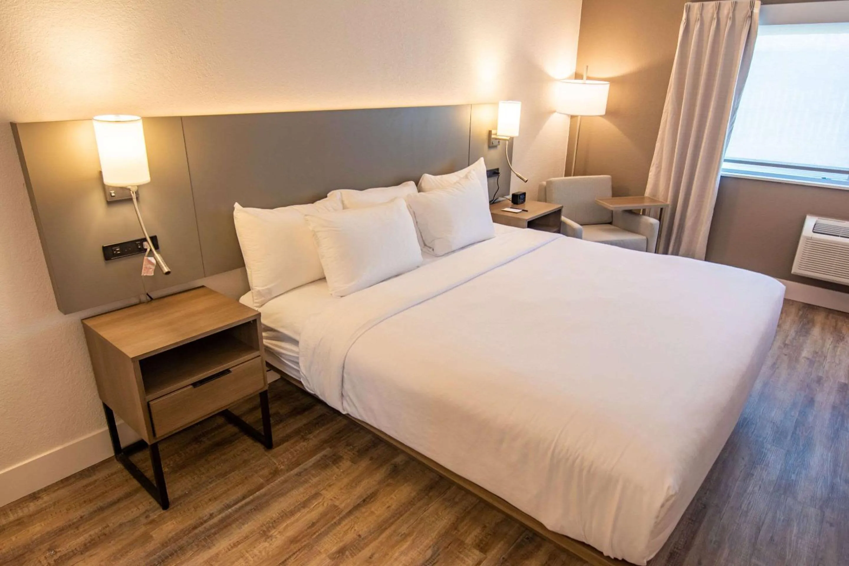 Bedroom, Bed in Comfort Inn Battle Mountain - Midway Between Elko and Winnemucca