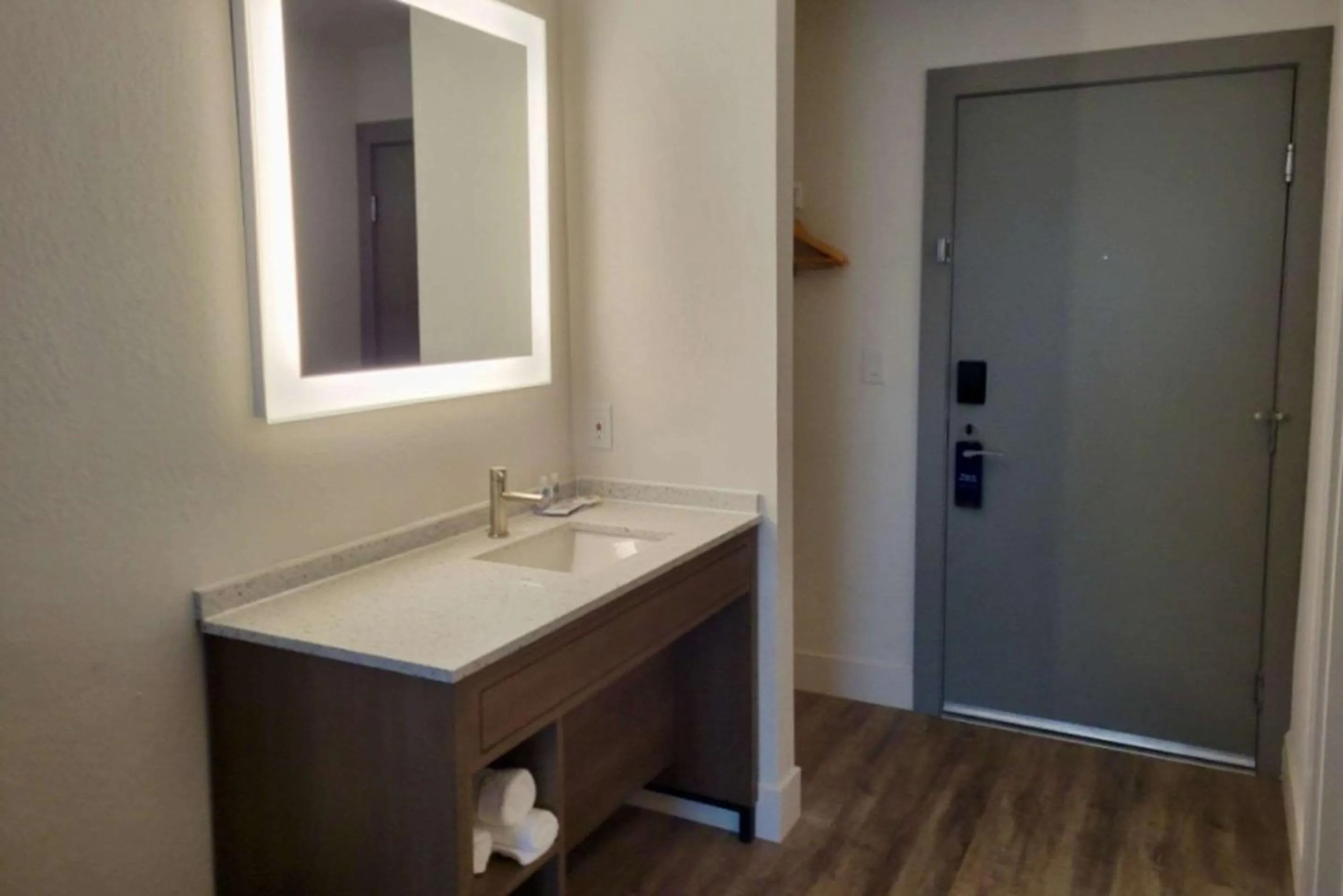 Bedroom in Comfort Inn Battle Mountain - Midway Between Elko and Winnemucca