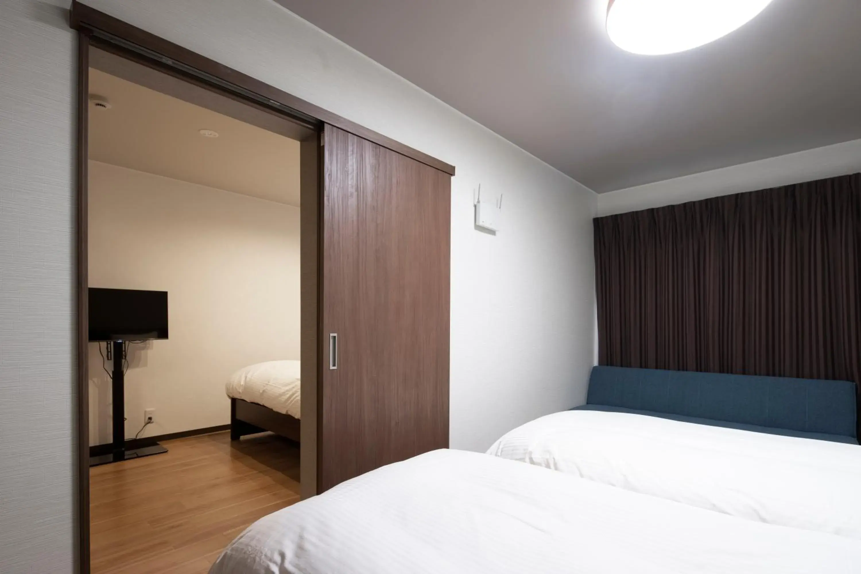 TV and multimedia, Bed in Guest House Goettingen TV and multimedia, Bed in Guest House Goettingen