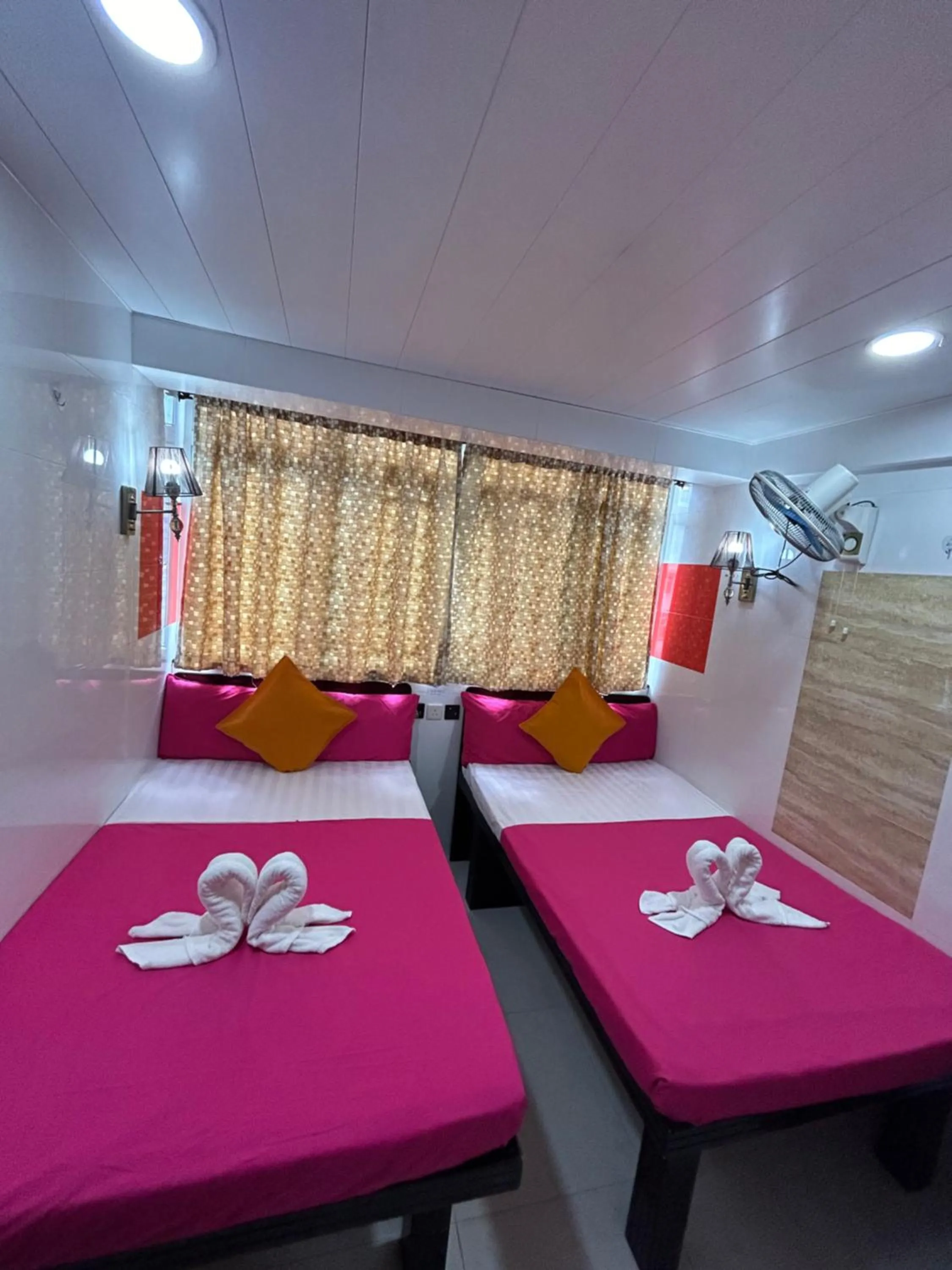 Bed in Manila Lounge