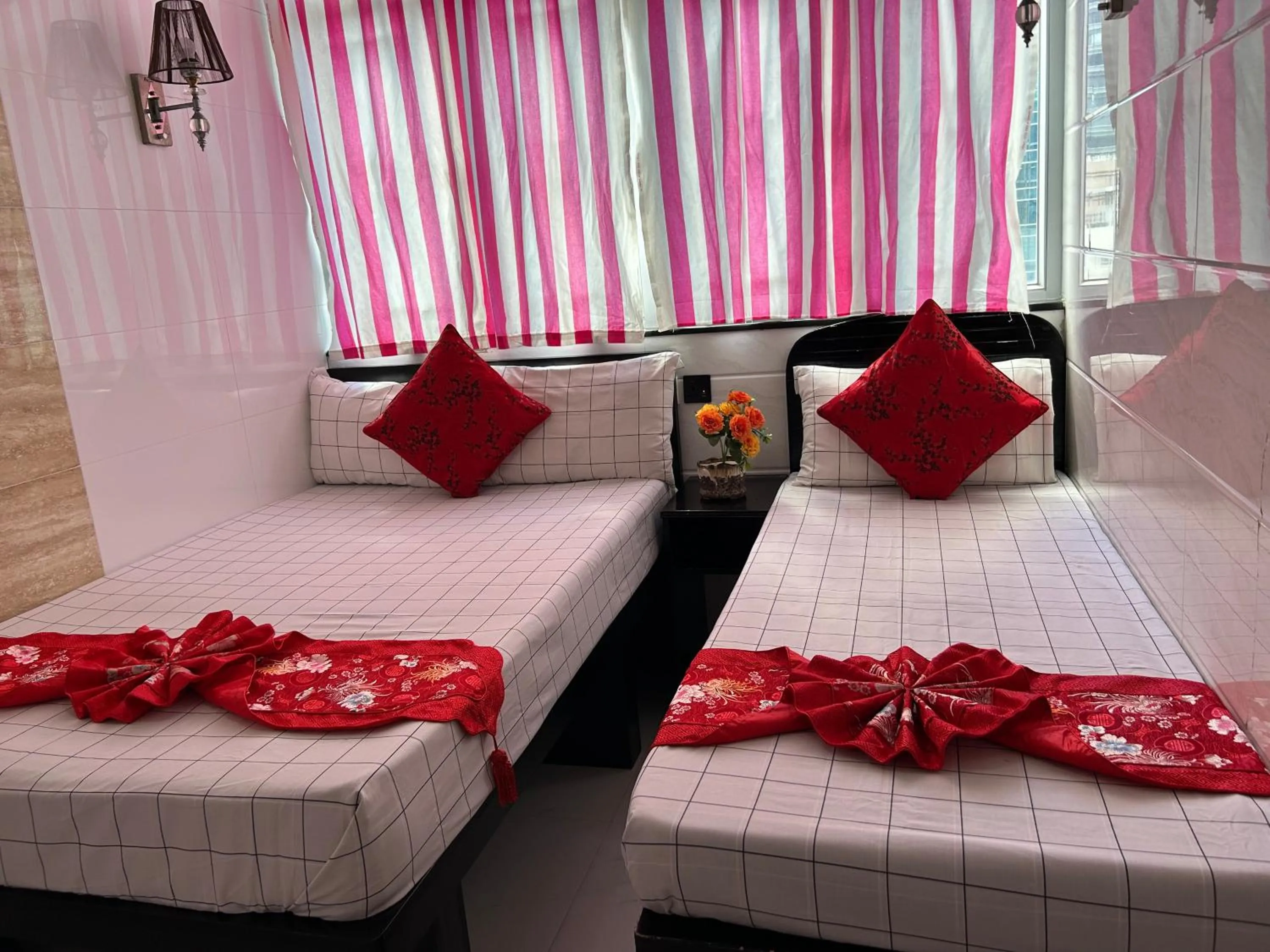 Bed in Manila Lounge