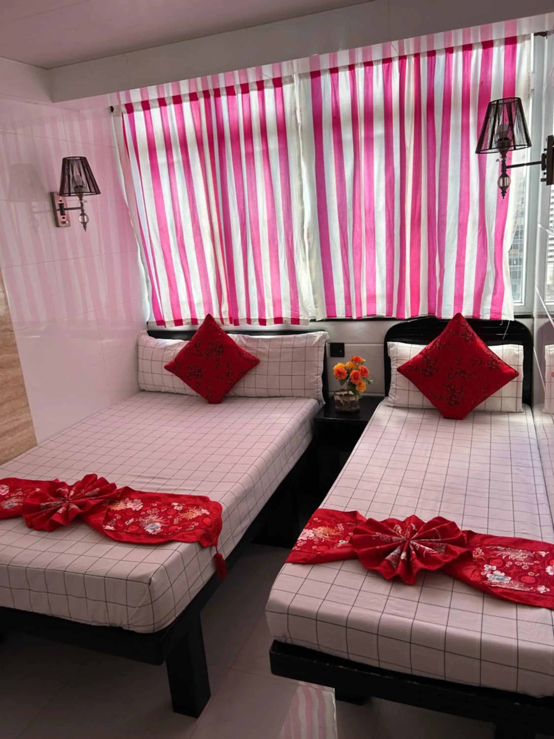 Deluxe Twin Room in Manila Lounge Deluxe Twin Room in Manila Lounge