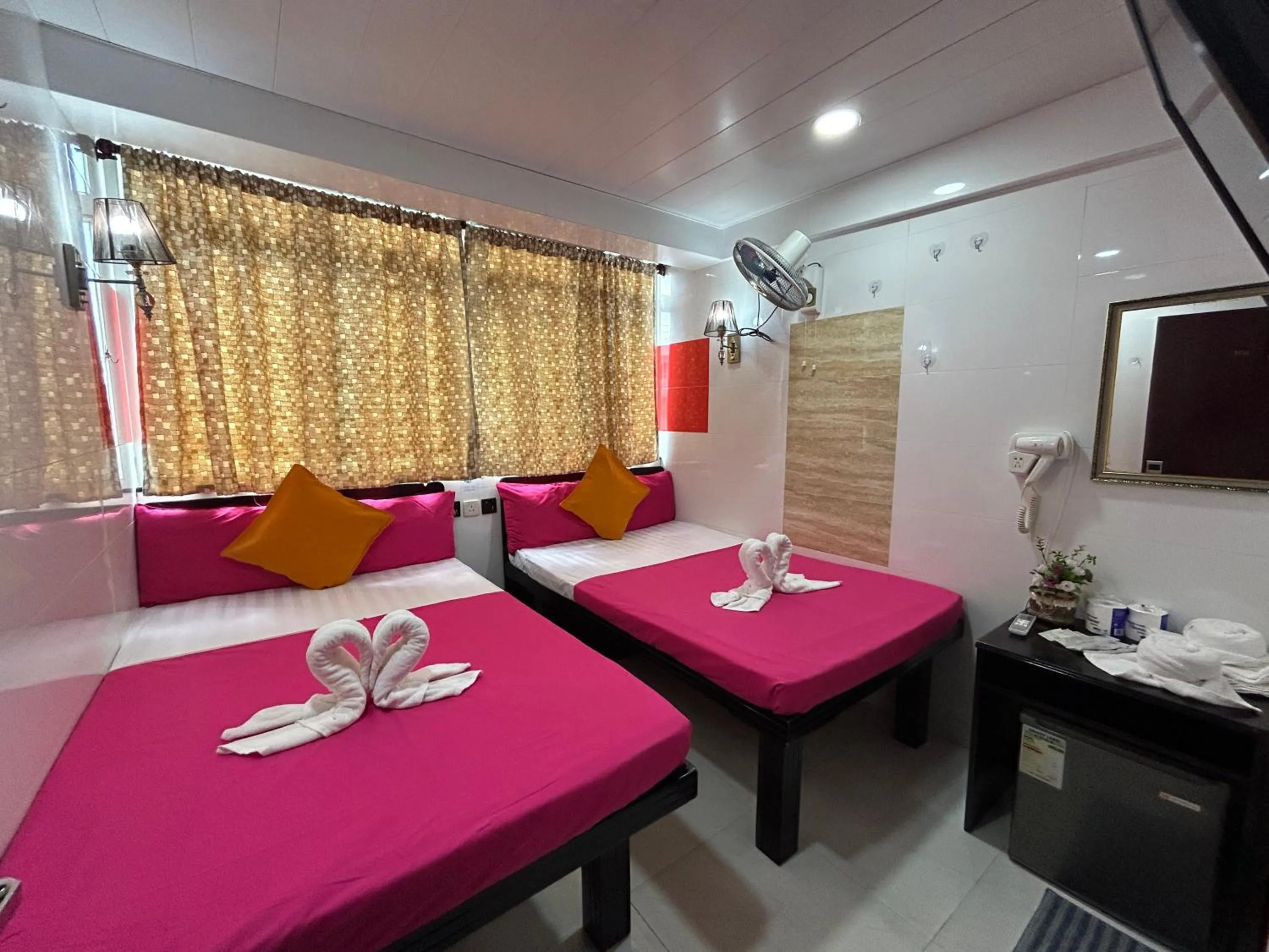 Bed in Manila Lounge