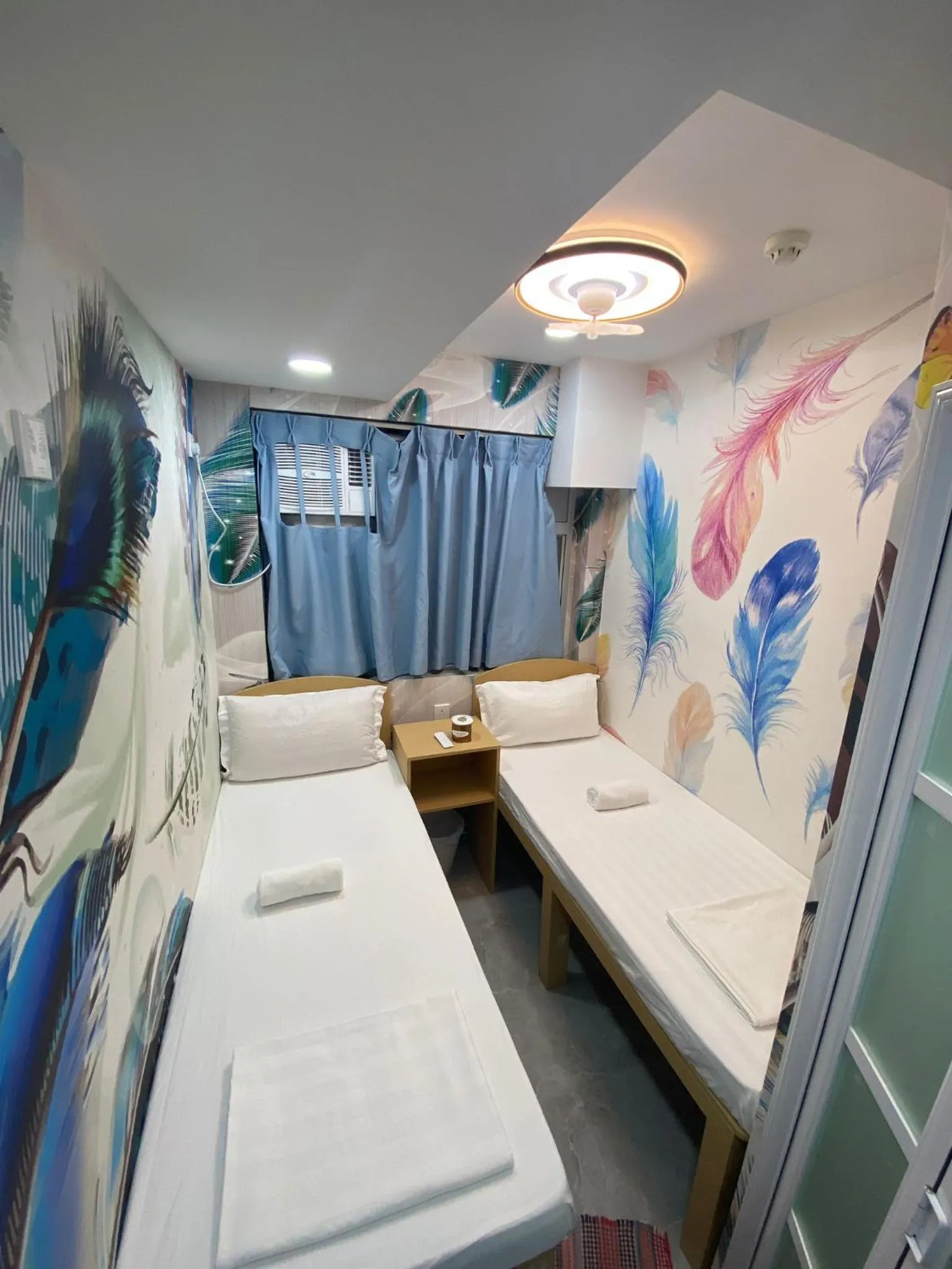 Bed in Manila Lounge