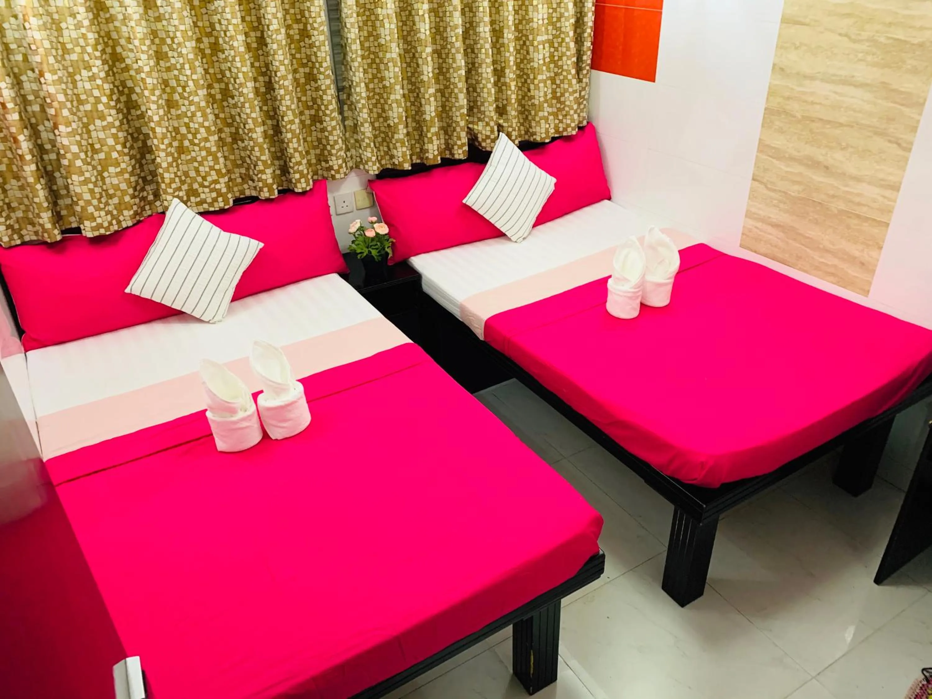 Bedroom, Bed in Manila Lounge