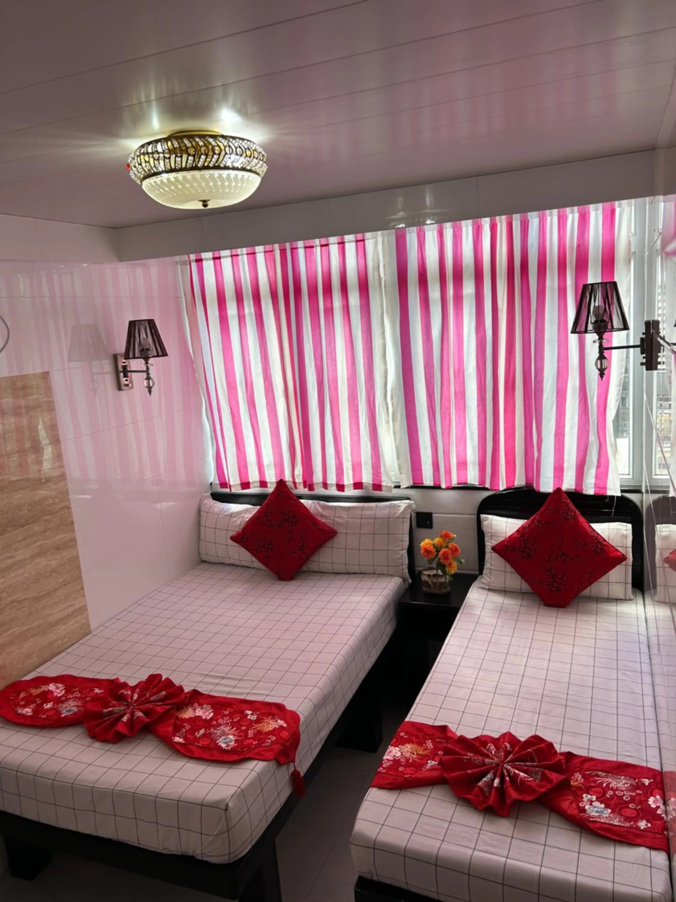 Bed in Manila Lounge