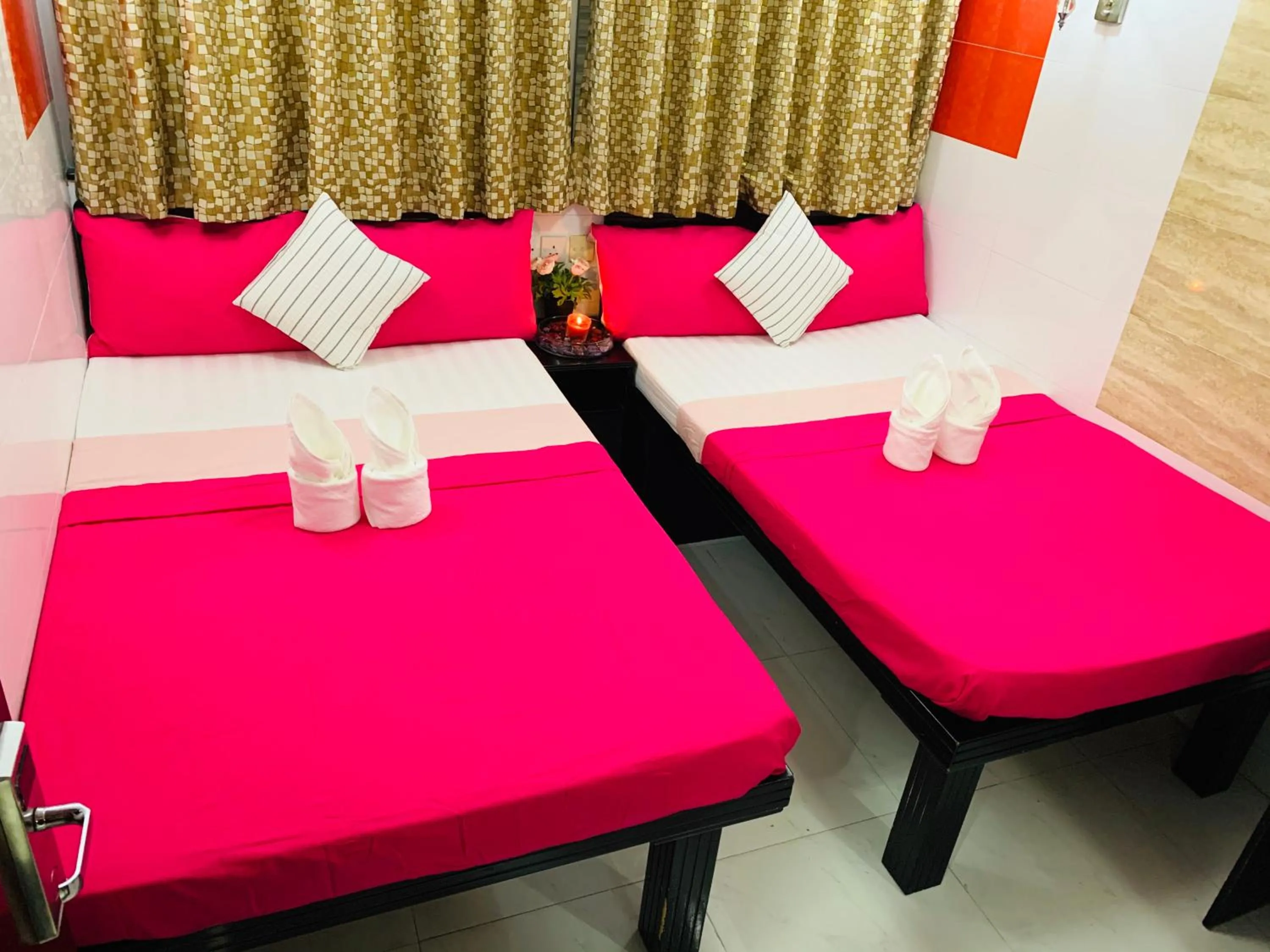 Bed in Manila Lounge