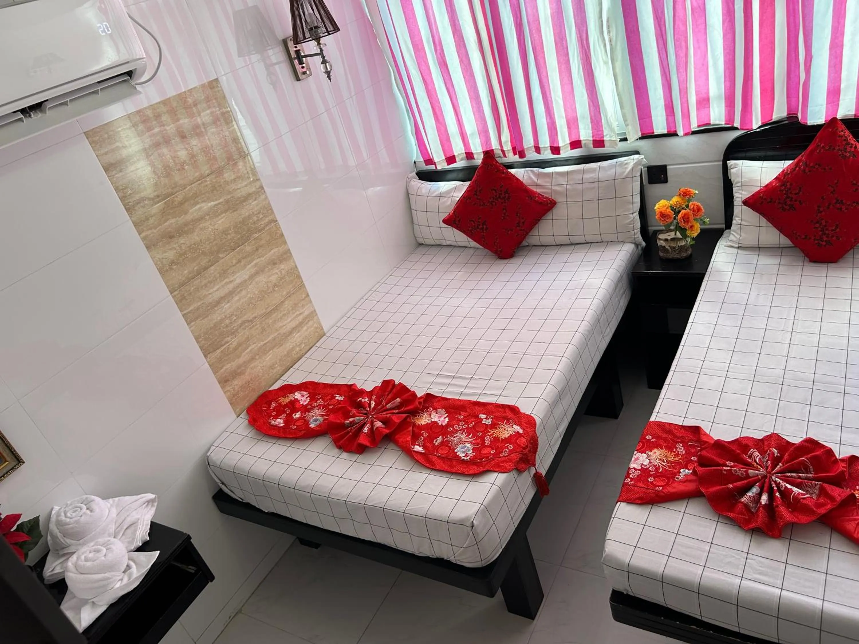 Bed in Manila Lounge