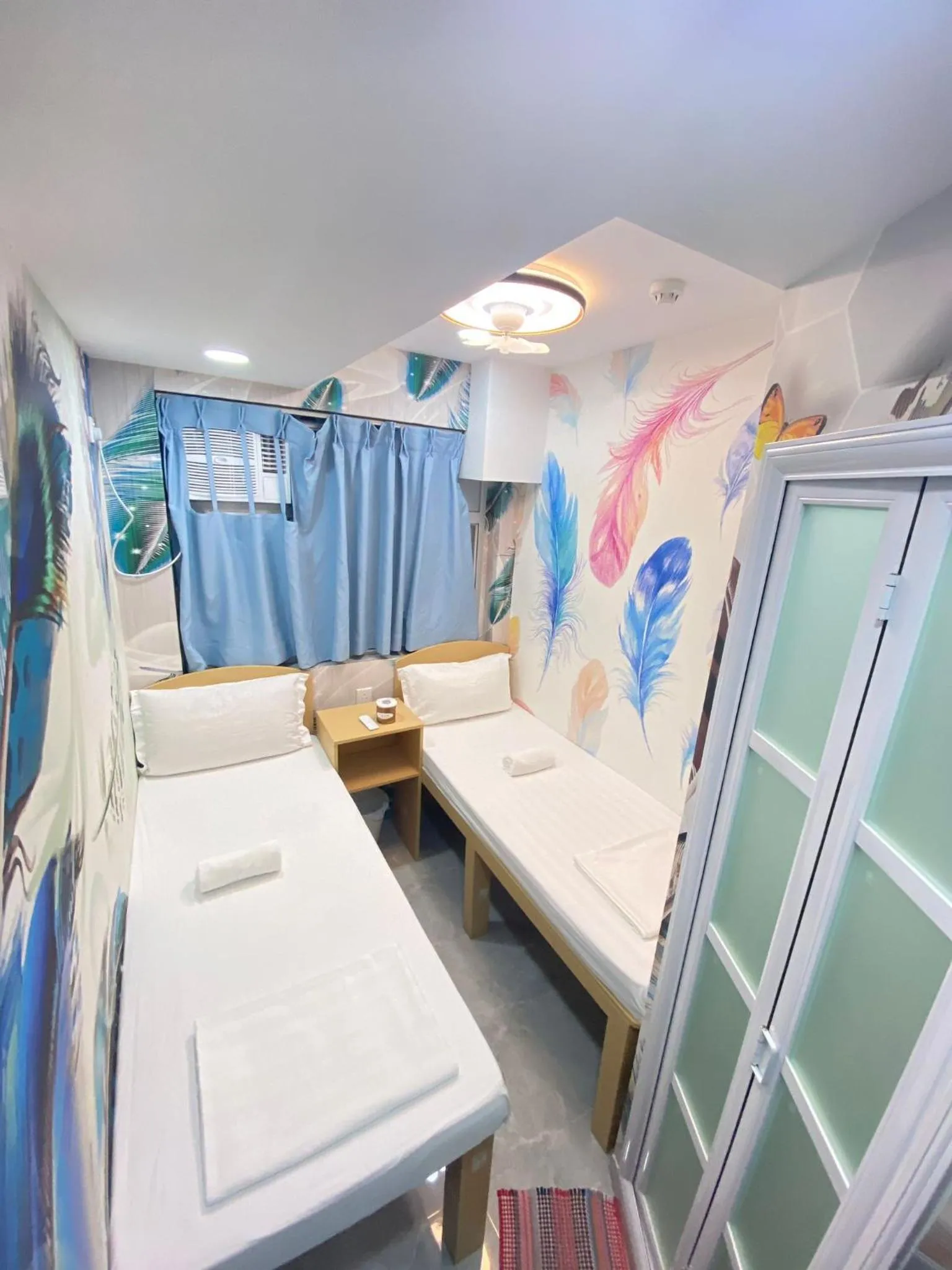 Bed in Manila Lounge