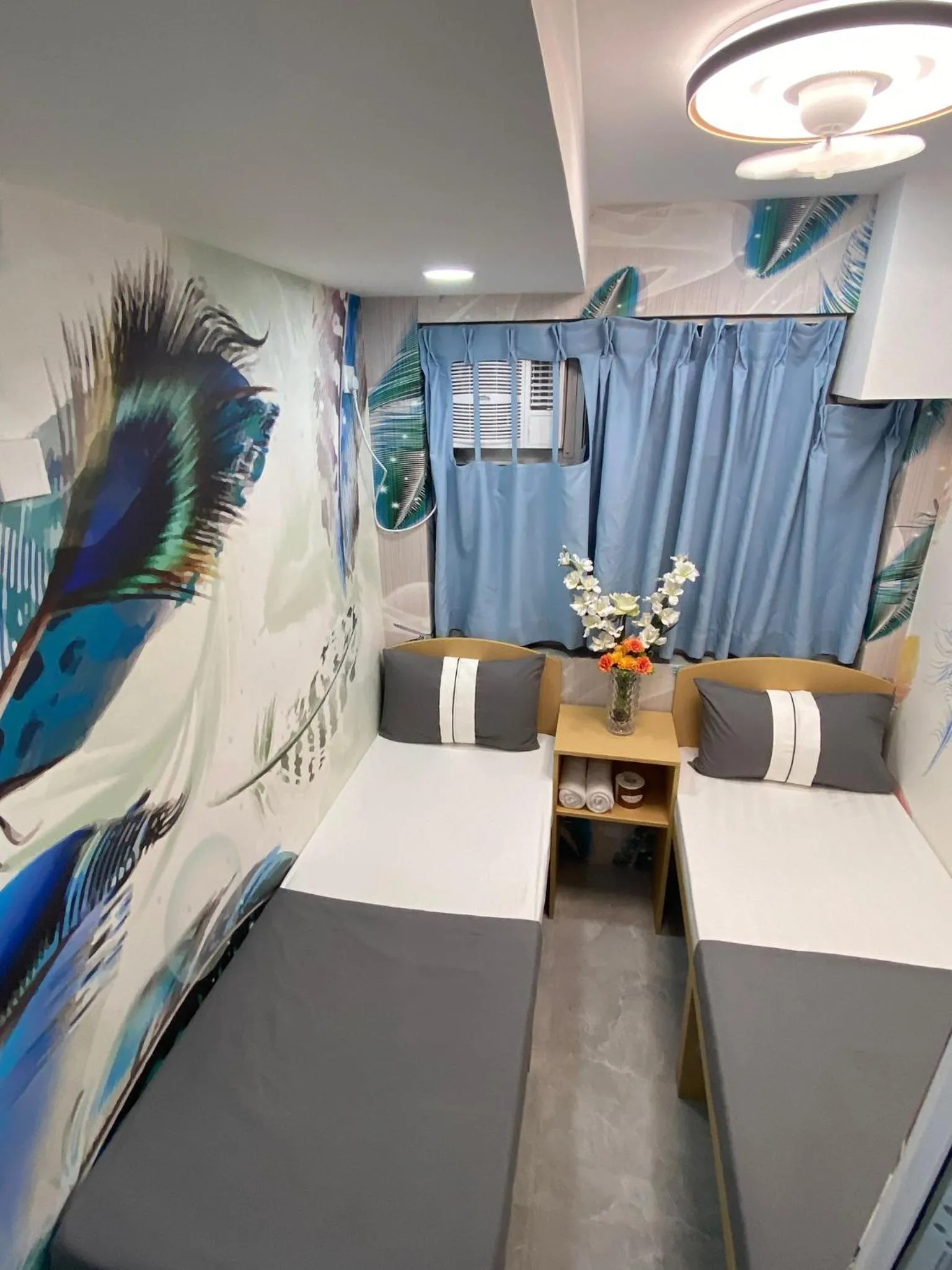 Bedroom, Bed in Manila Lounge