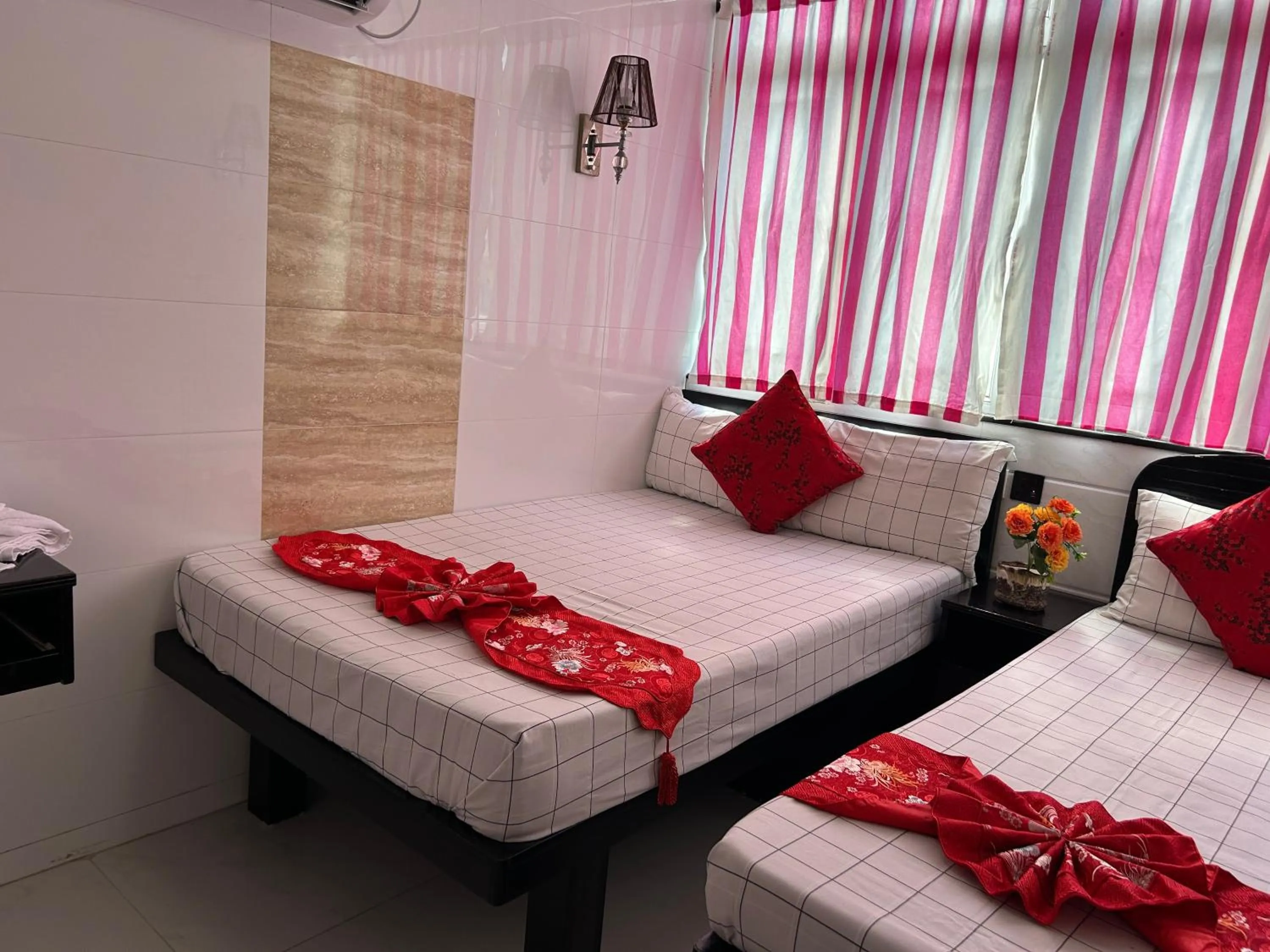 Bed in Manila Lounge