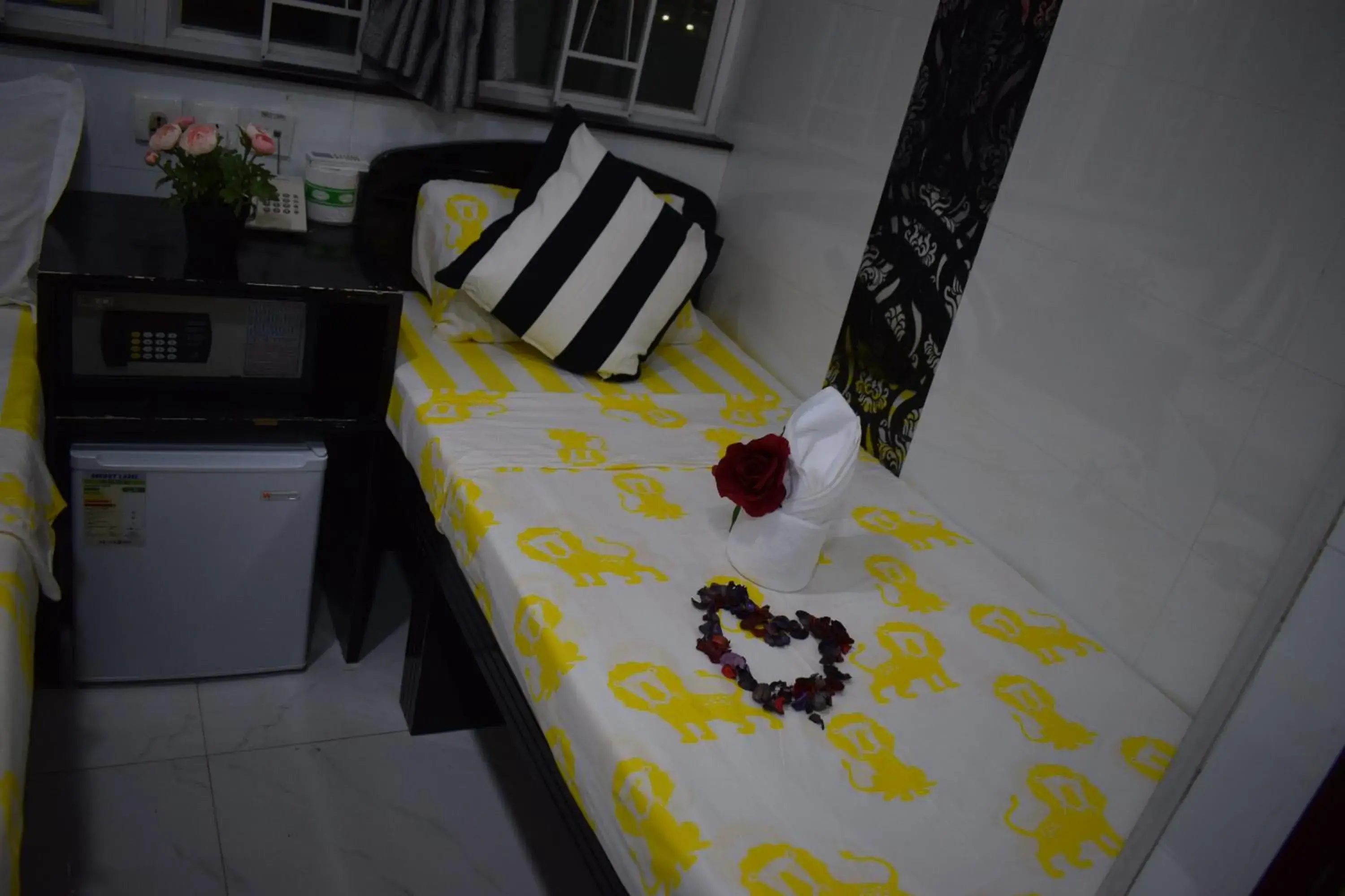 Dining area in Manila Lounge Dining area in Manila Lounge