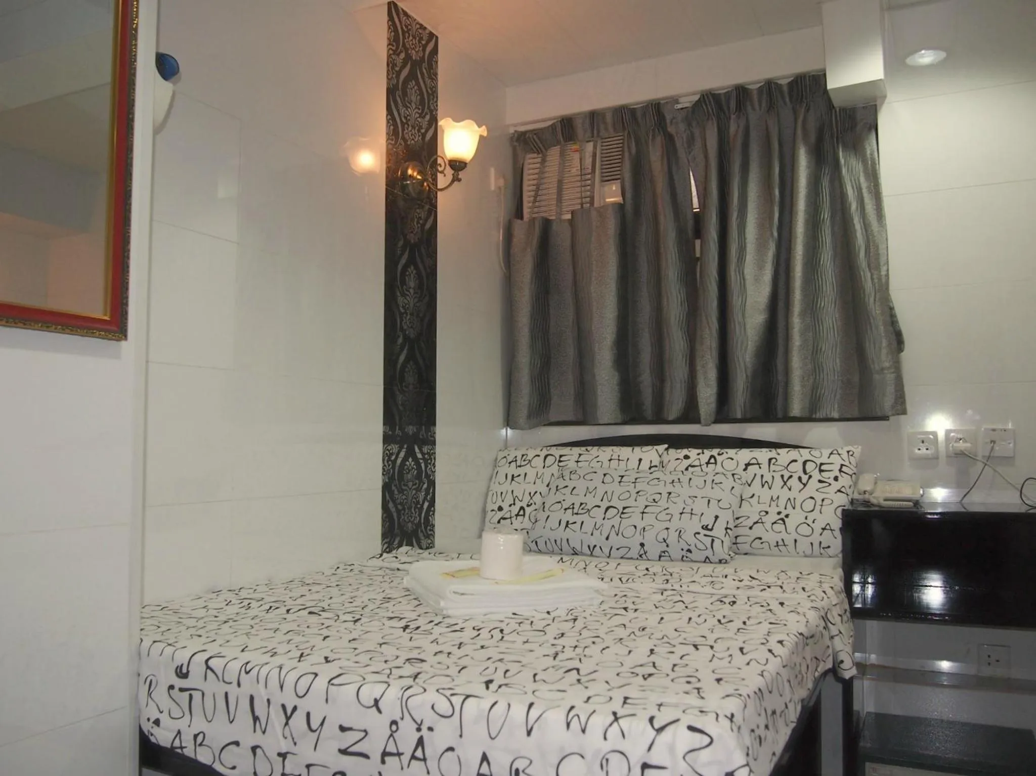 Bedroom, Bed in Manila Lounge