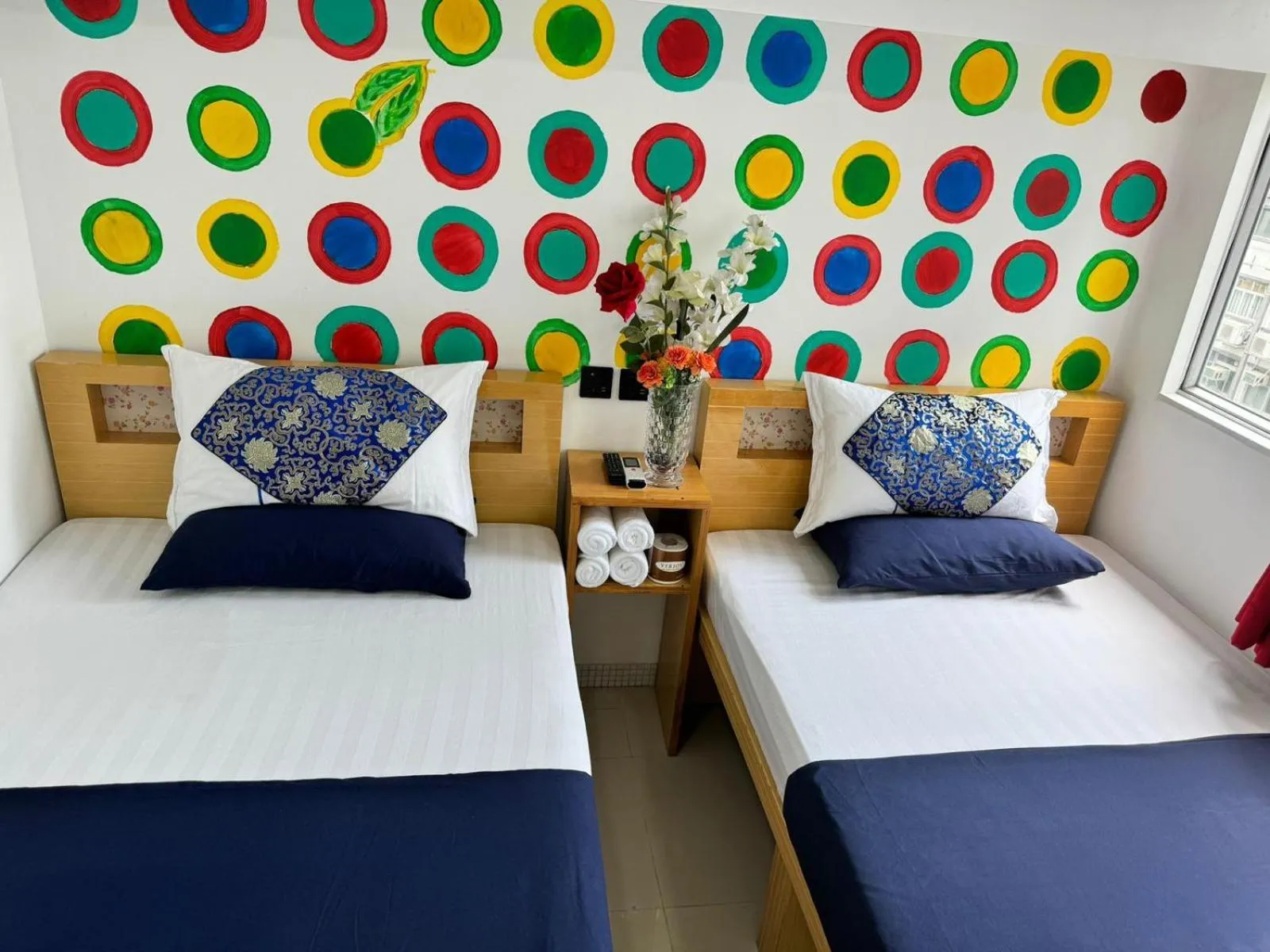 Bed in Manila Lounge