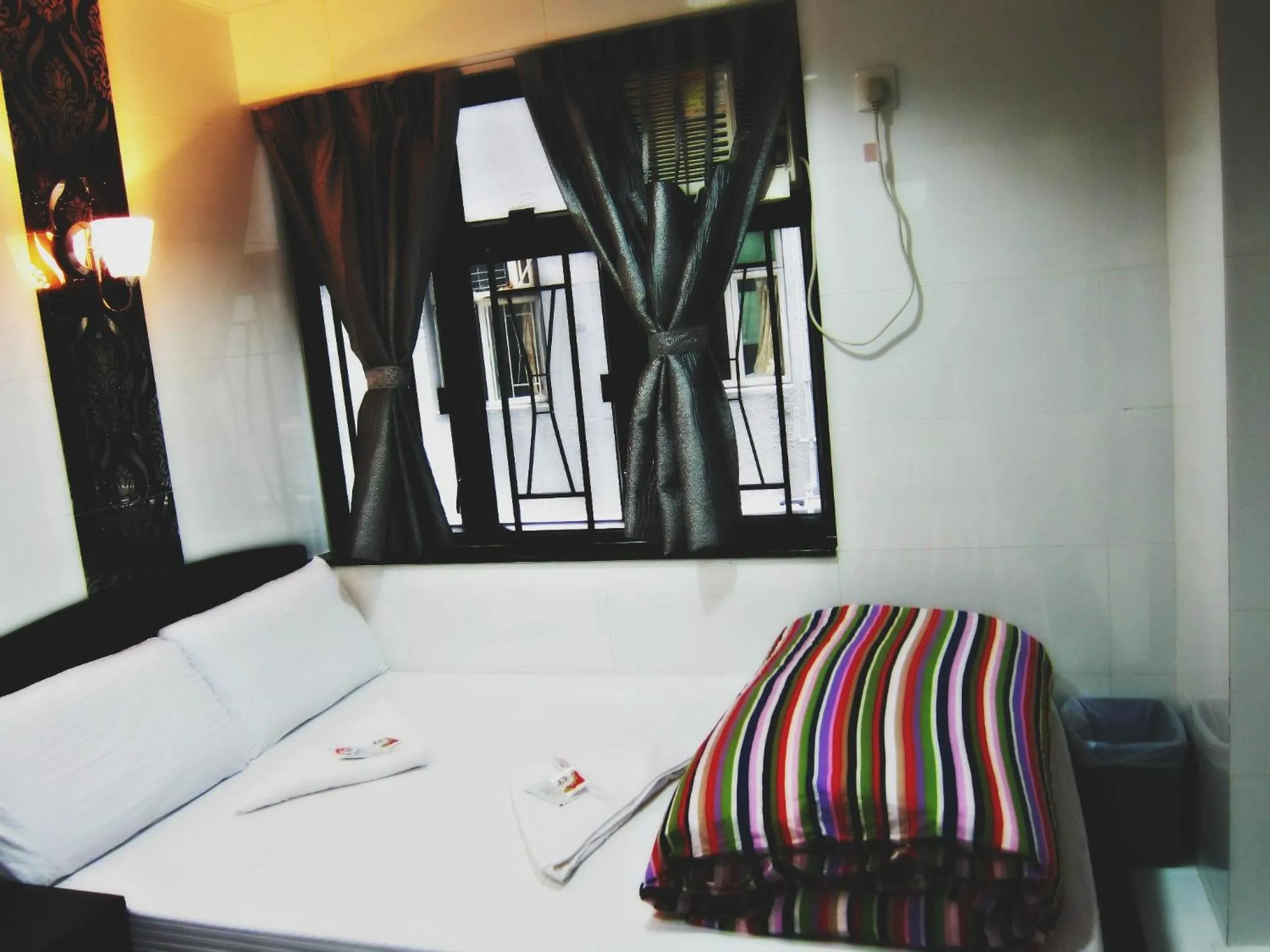 Bed in Manila Lounge