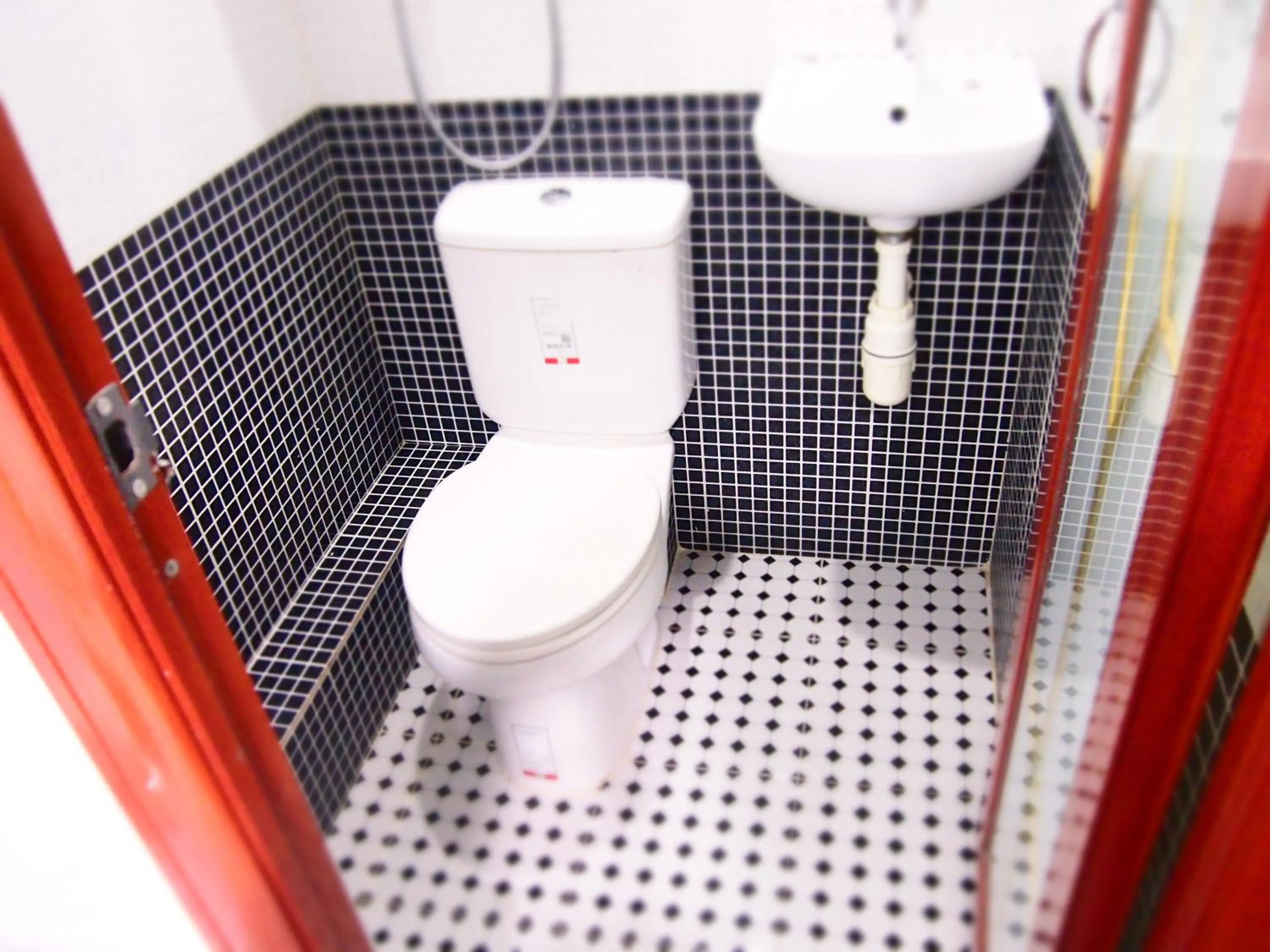 Toilet in Manila Lounge