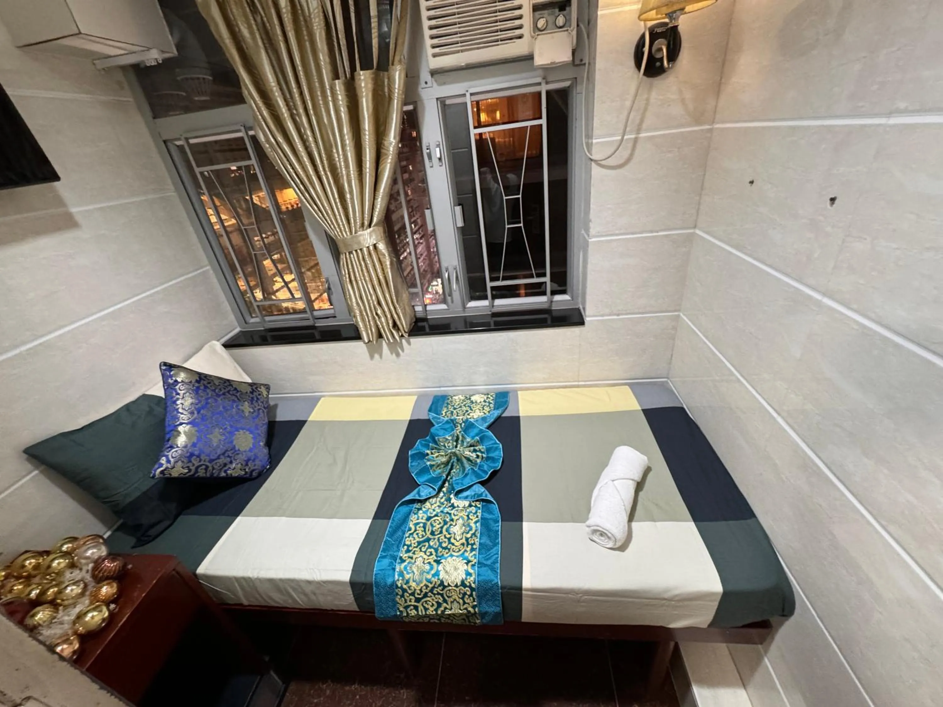 Bathroom in Manila Lounge