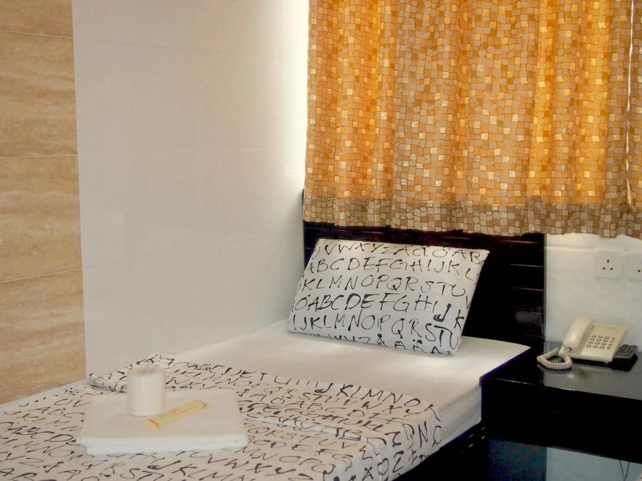 Bed in Manila Lounge