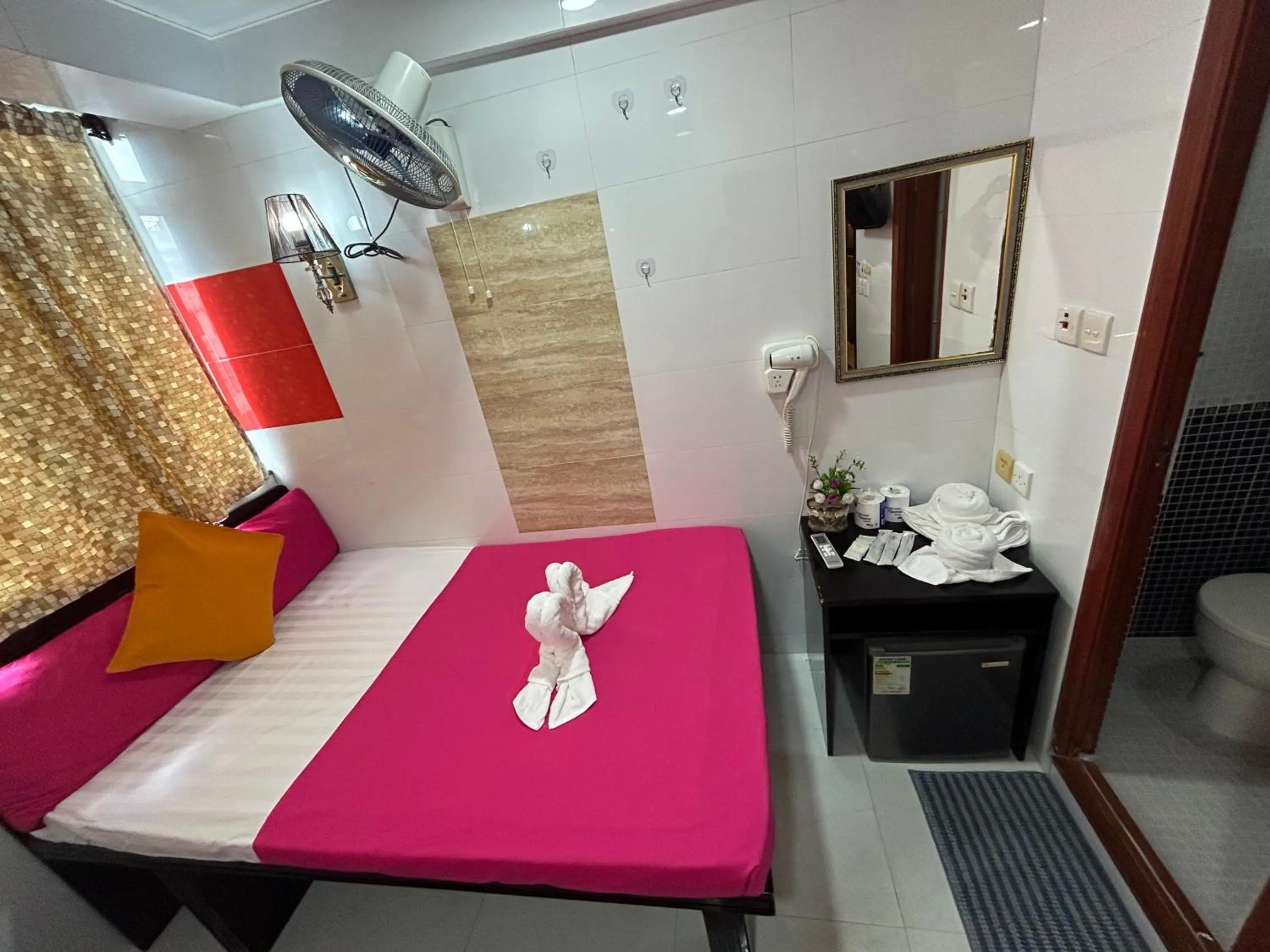 Bed in Manila Lounge