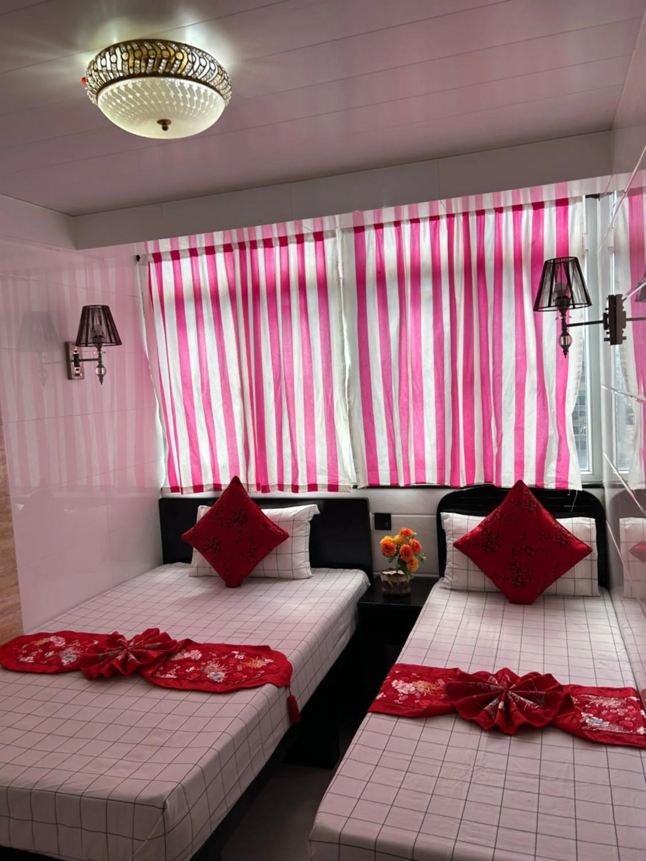 Bed in Manila Lounge