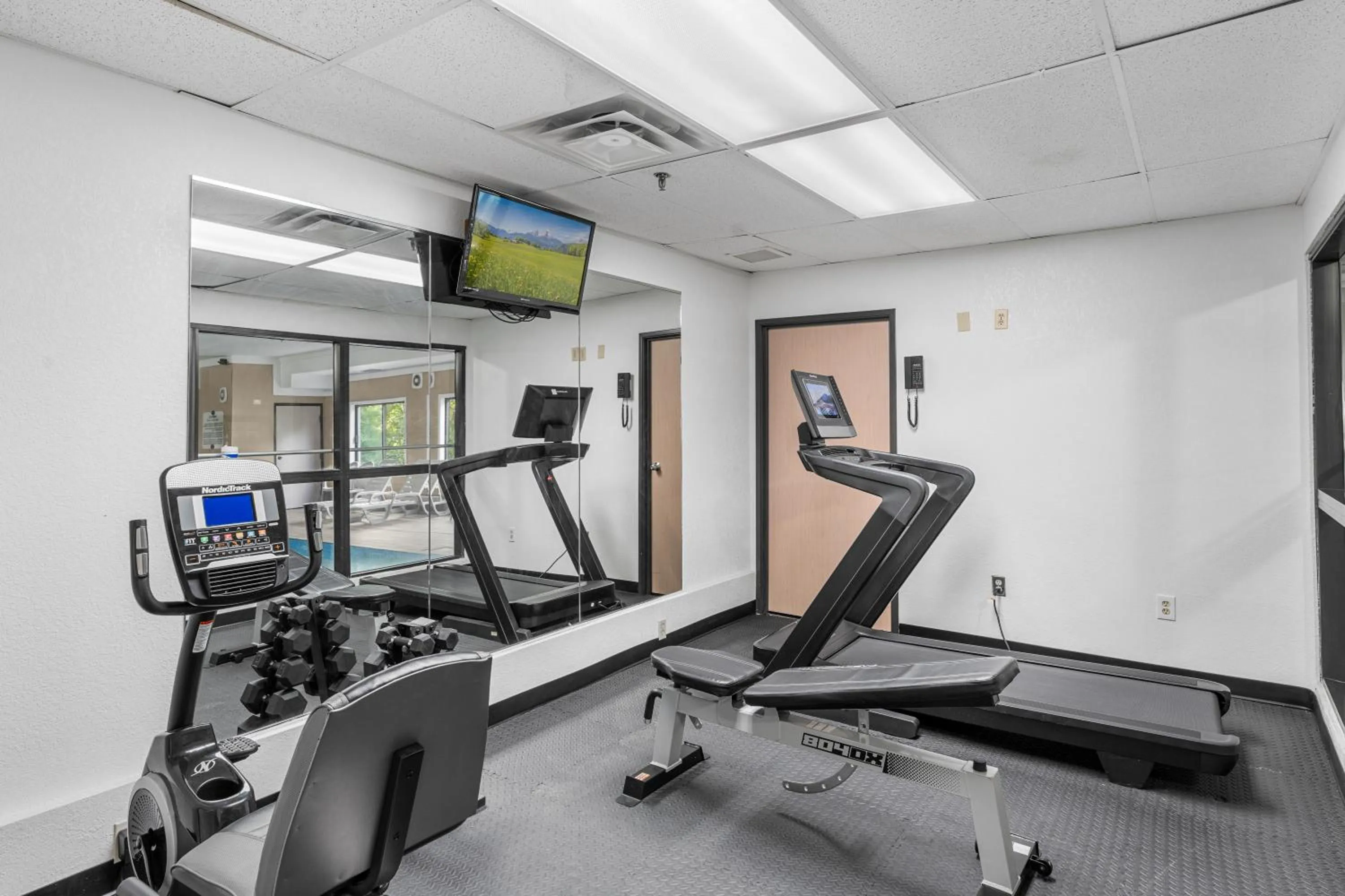 Fitness centre/facilities in Baymont by Wyndham Lawrence