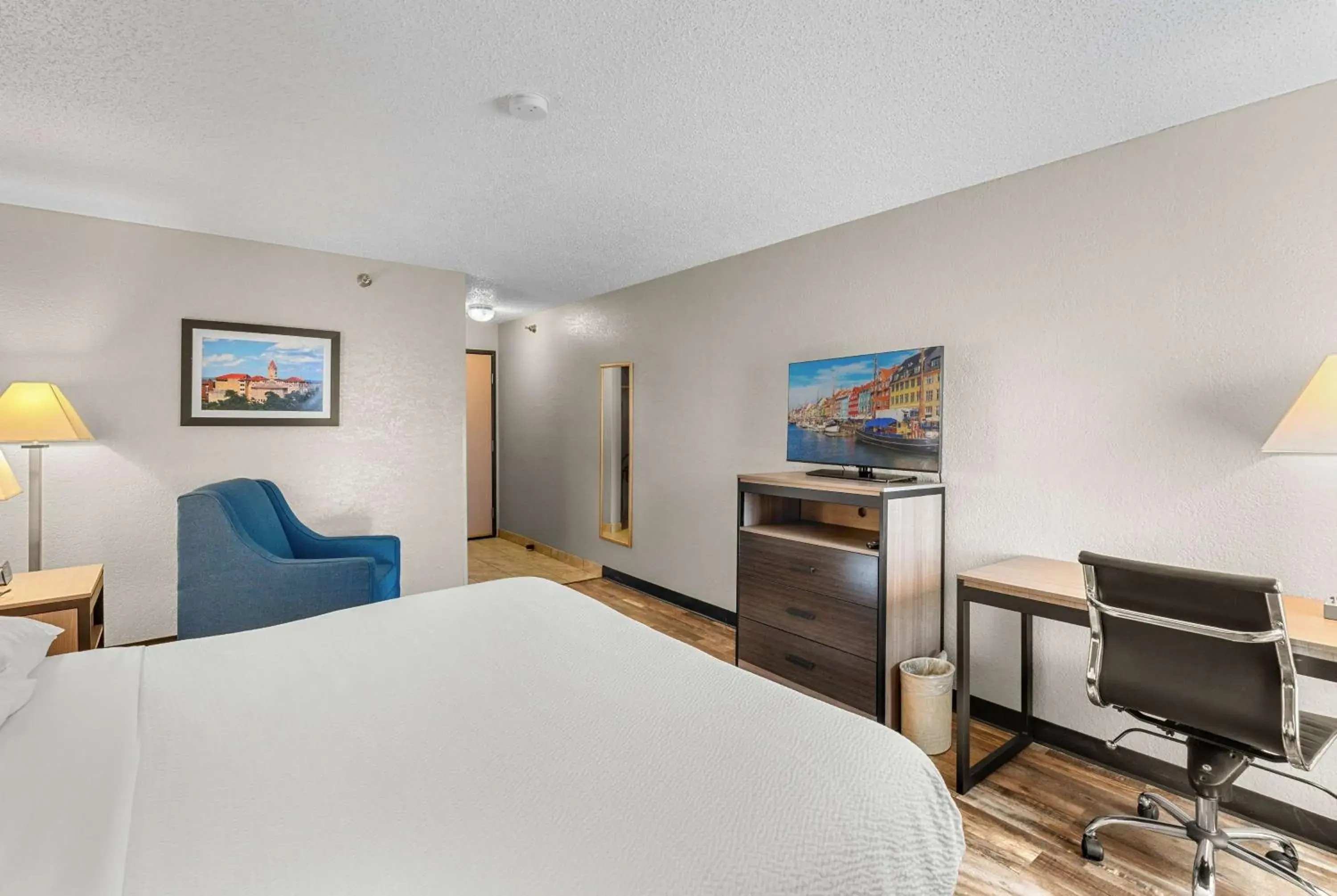 Photo of the whole room, Bed in Baymont by Wyndham Lawrence Photo of the whole room, Bed in Baymont by Wyndham Lawrence