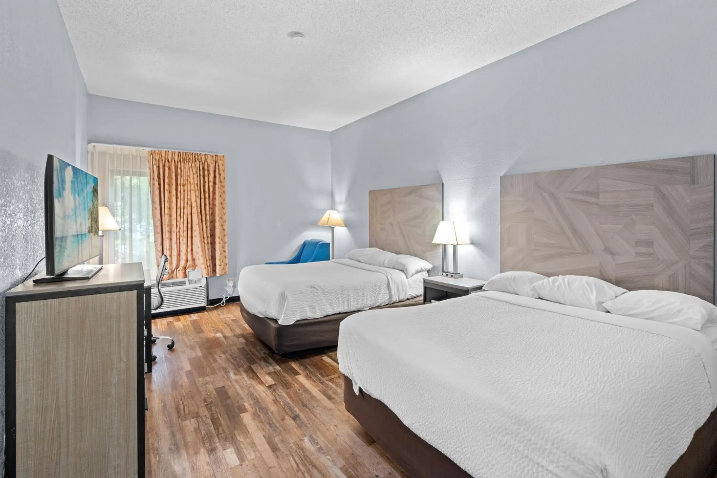 Bedroom, Bed in Baymont by Wyndham Lawrence Bedroom, Bed in Baymont by Wyndham Lawrence