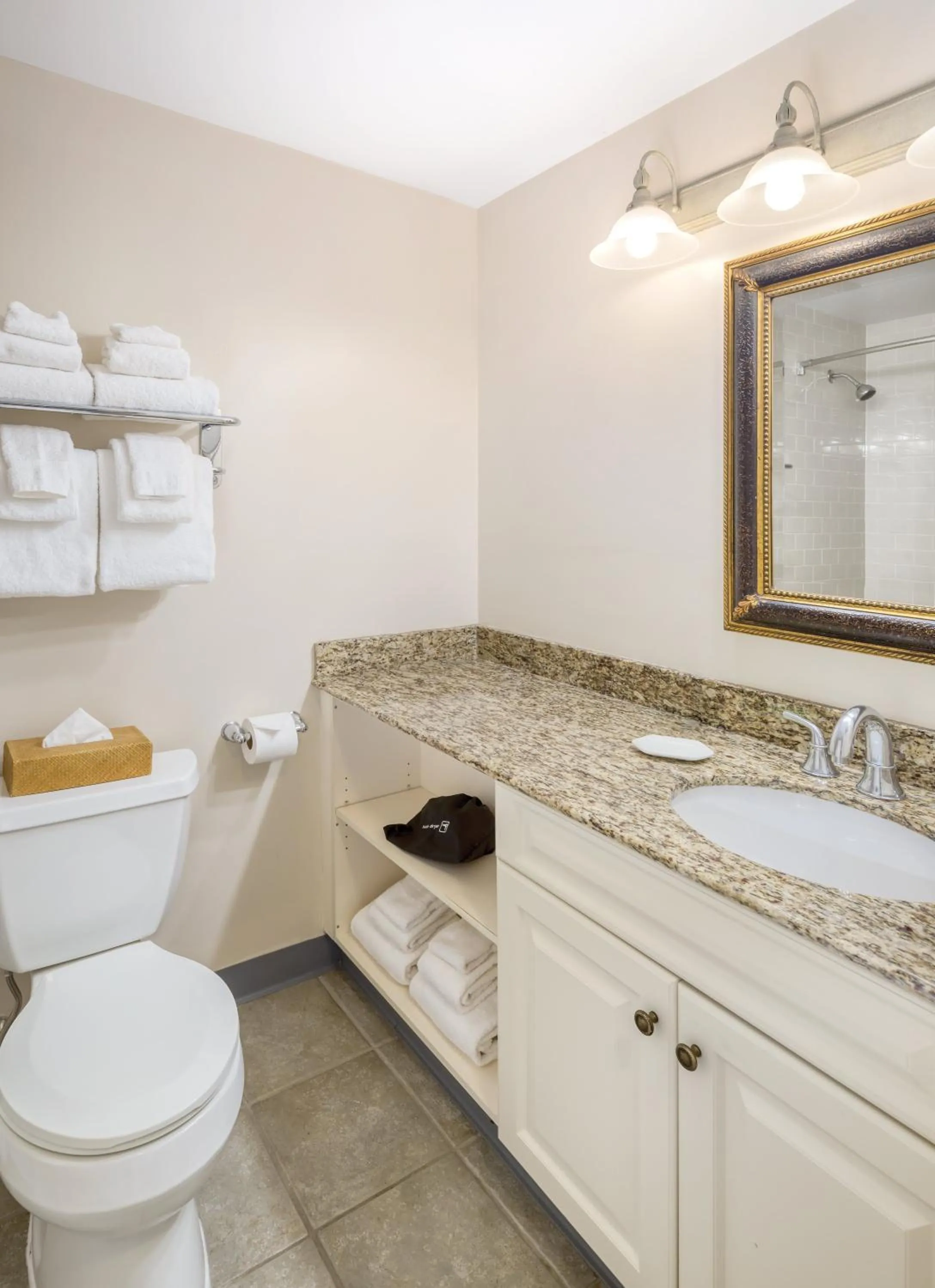 Bathroom in Club Wyndham Bay Voyage Inn
