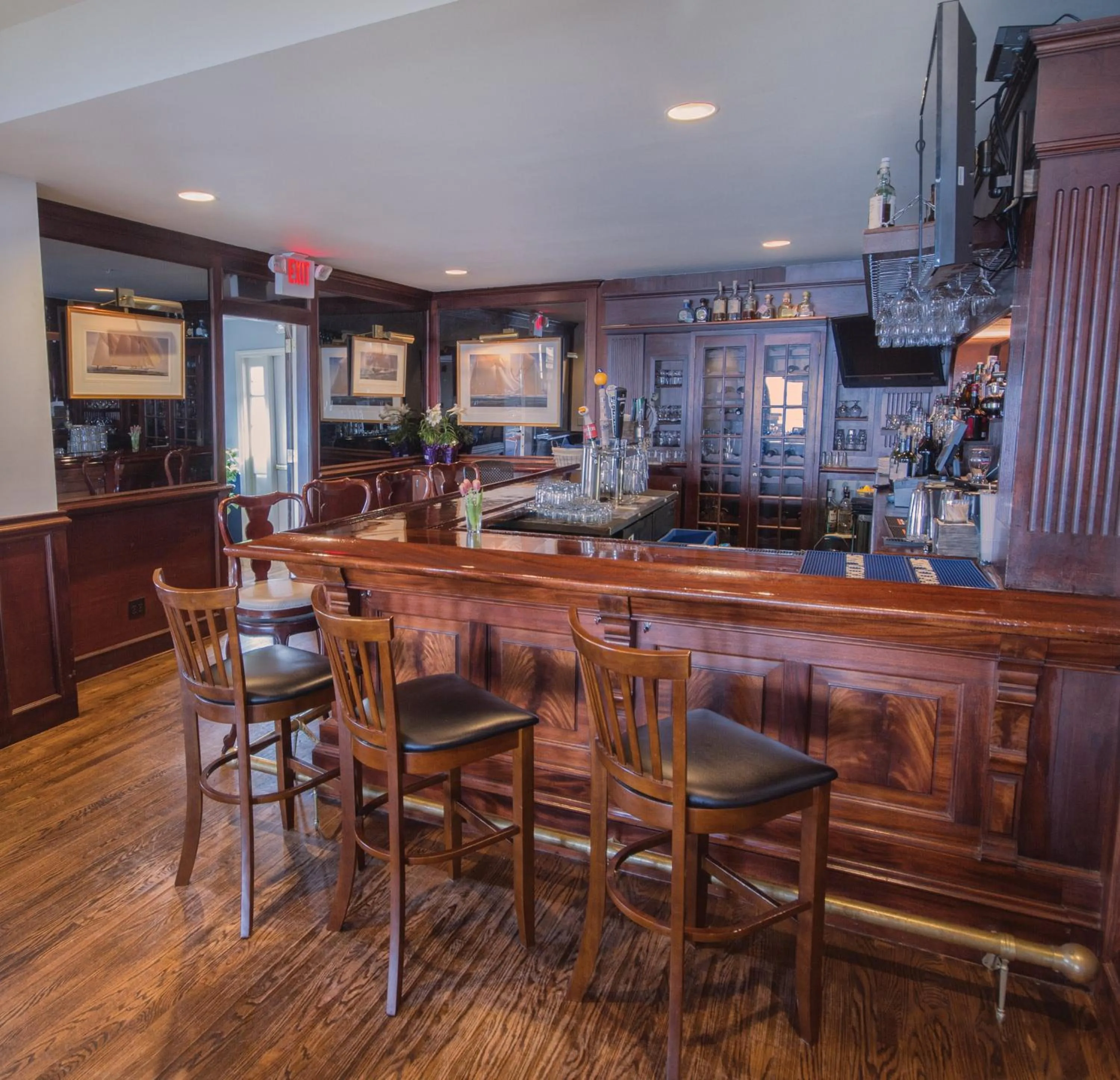 Restaurant/places to eat in Club Wyndham Bay Voyage Inn