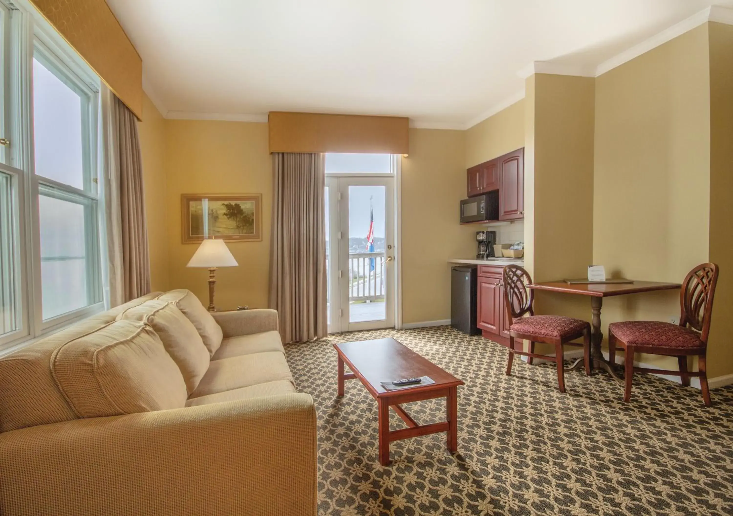 Living room in Club Wyndham Bay Voyage Inn Living room in Club Wyndham Bay Voyage Inn