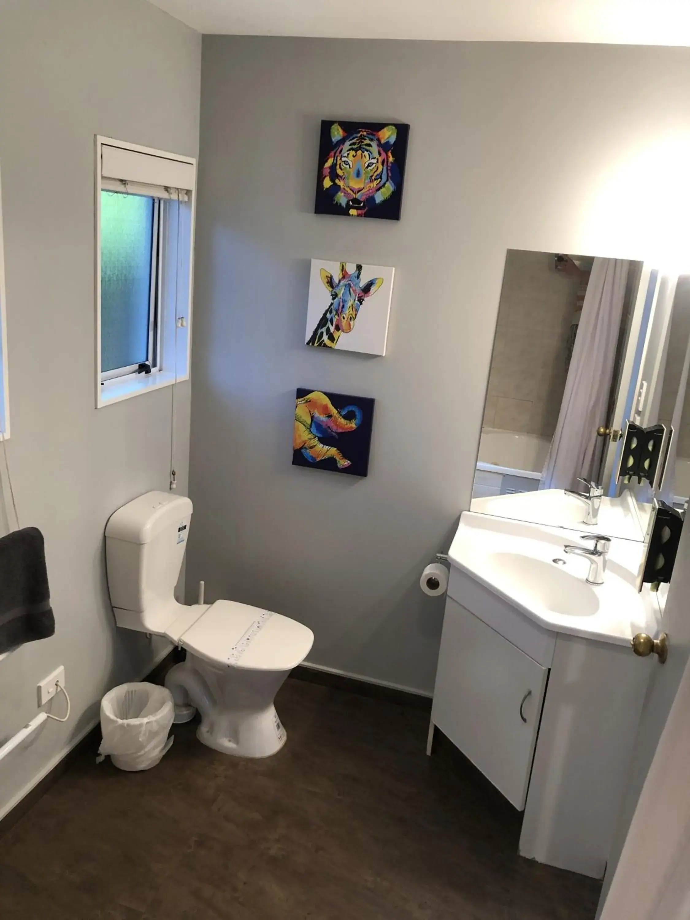Bathroom in Christchurch Motel