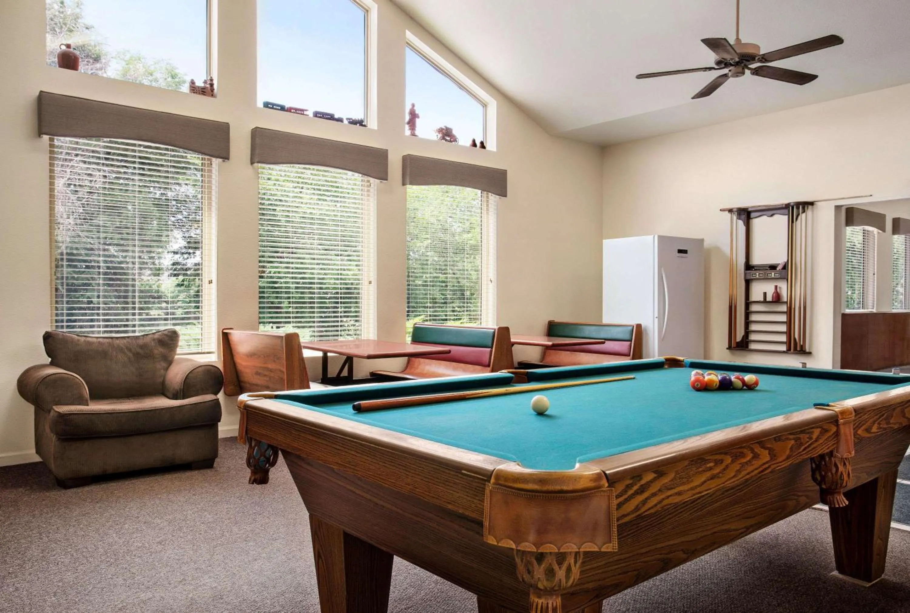 Game Room in Travelodge by Wyndham Guernsey