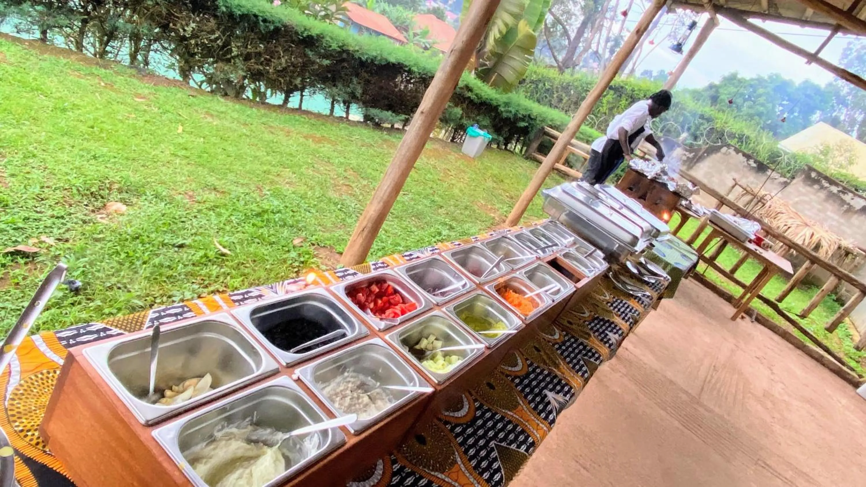 Restaurant/places to eat in Banda Lodge