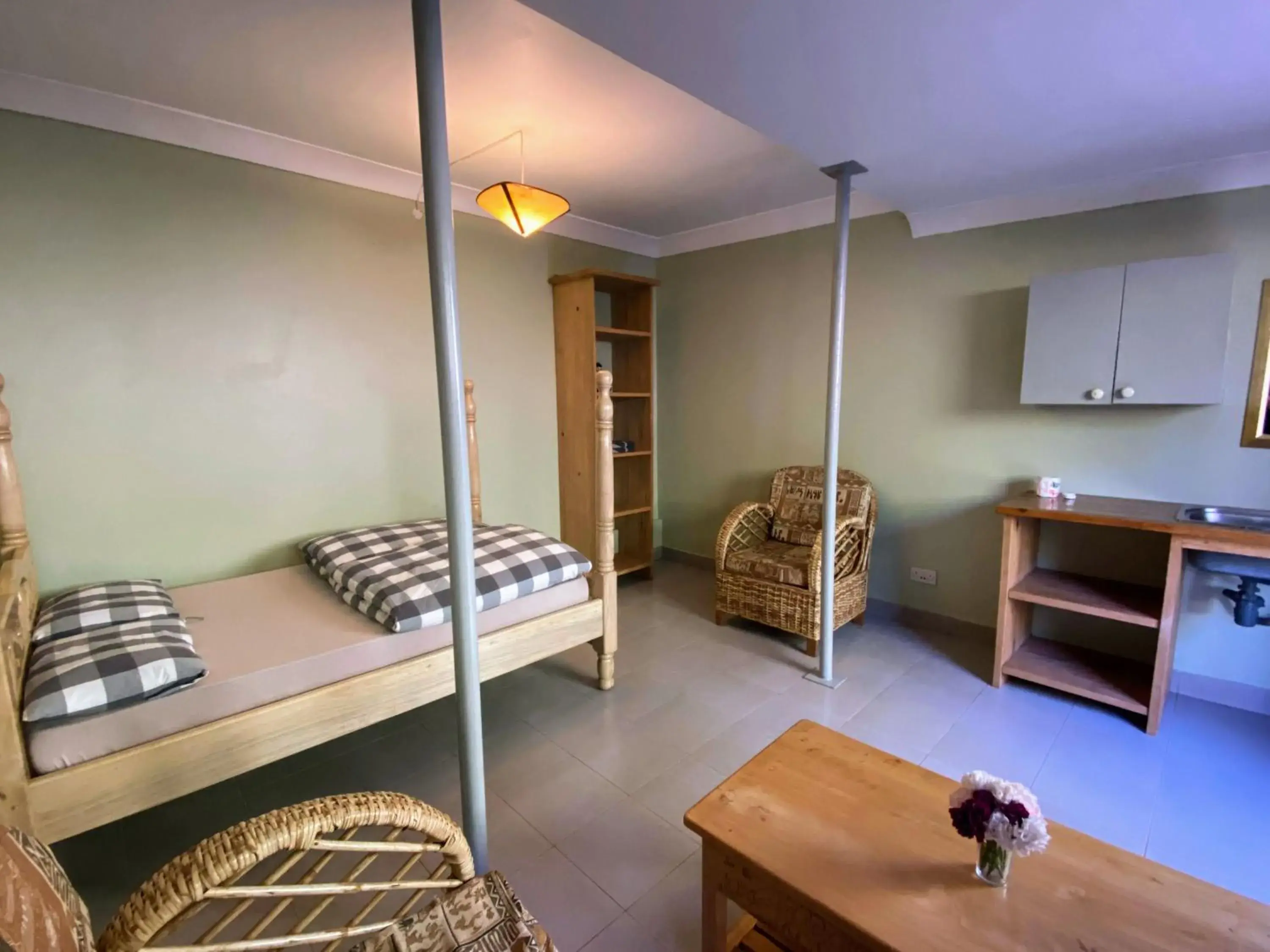 Queen Room - single occupancy in Banda Lodge Queen Room - single occupancy in Banda Lodge