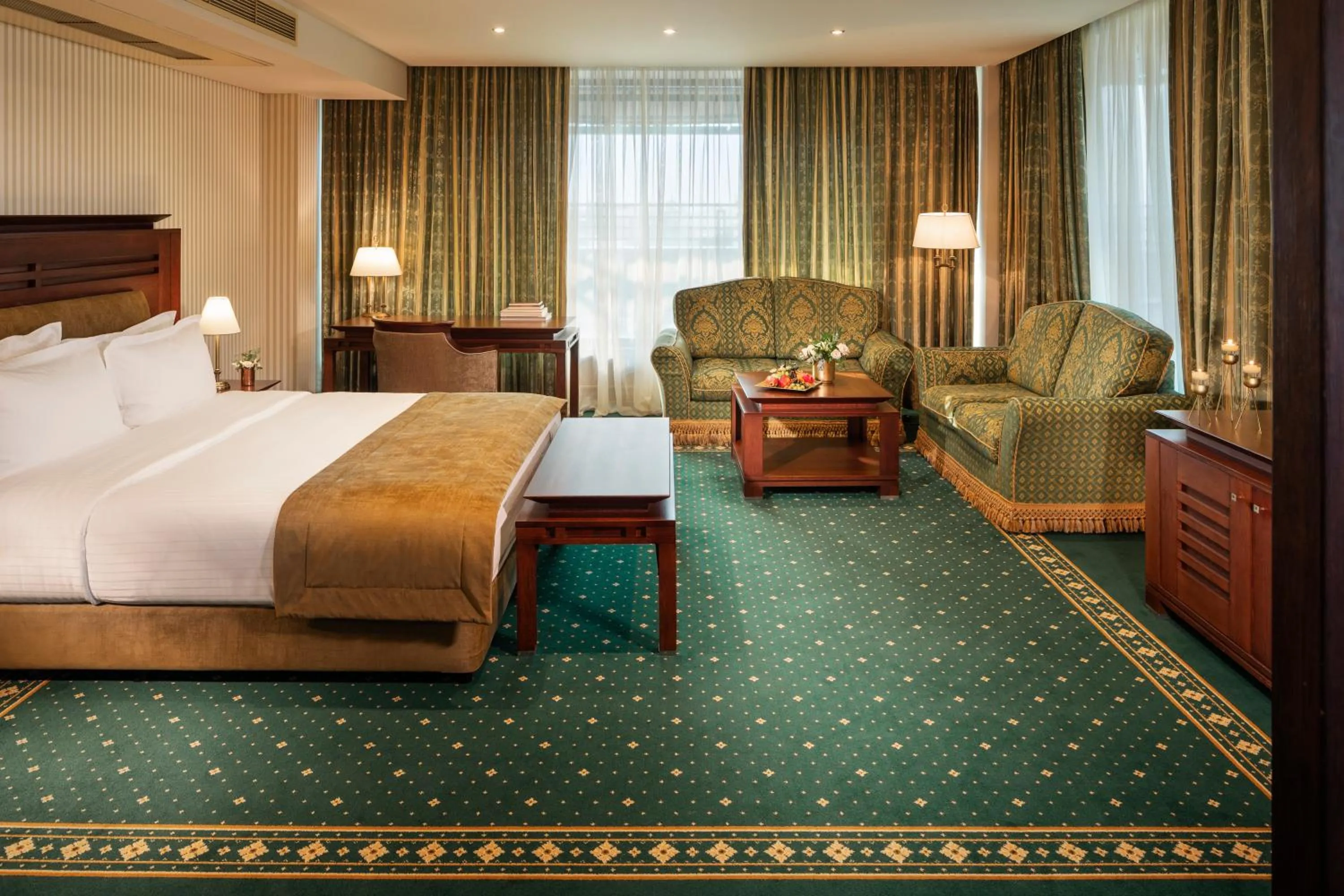 Bedroom, Bed in Grand Hotel Sofia