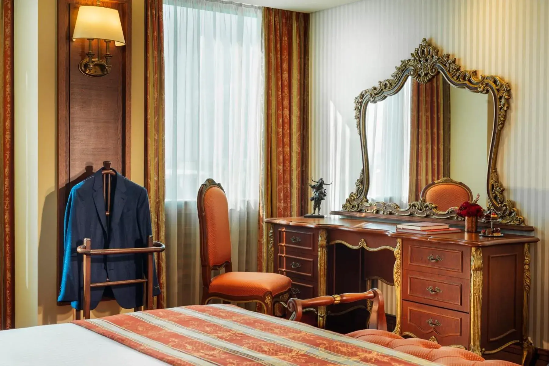 Seating area, Bed in Grand Hotel Sofia Seating area, Bed in Grand Hotel Sofia