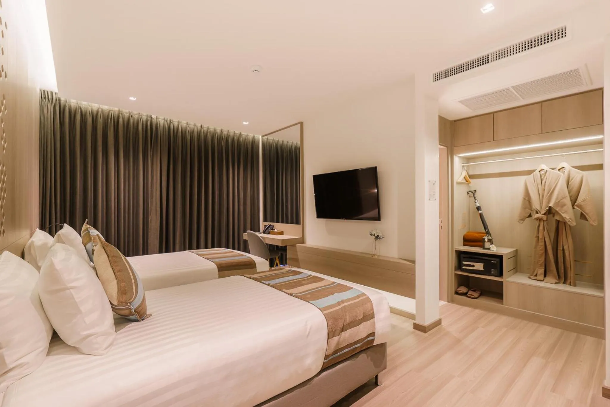 Bed in Fifth Pattaya Jomtien By Shiwalai Int