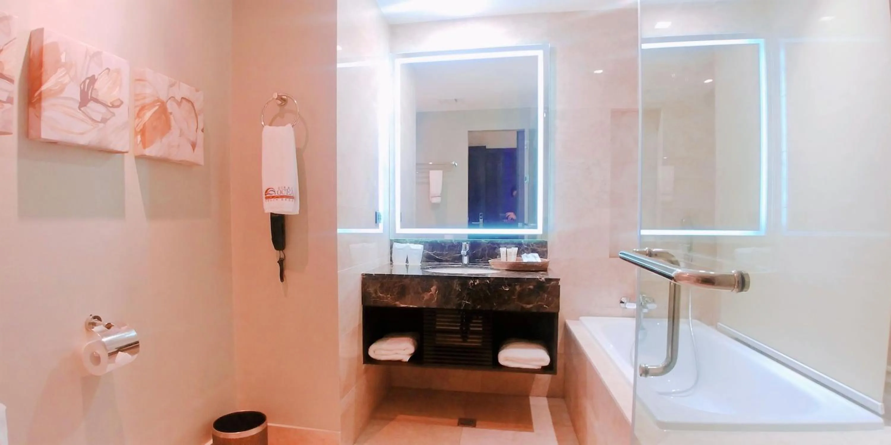 Toilet in Boracay Ocean Club Beach Resort