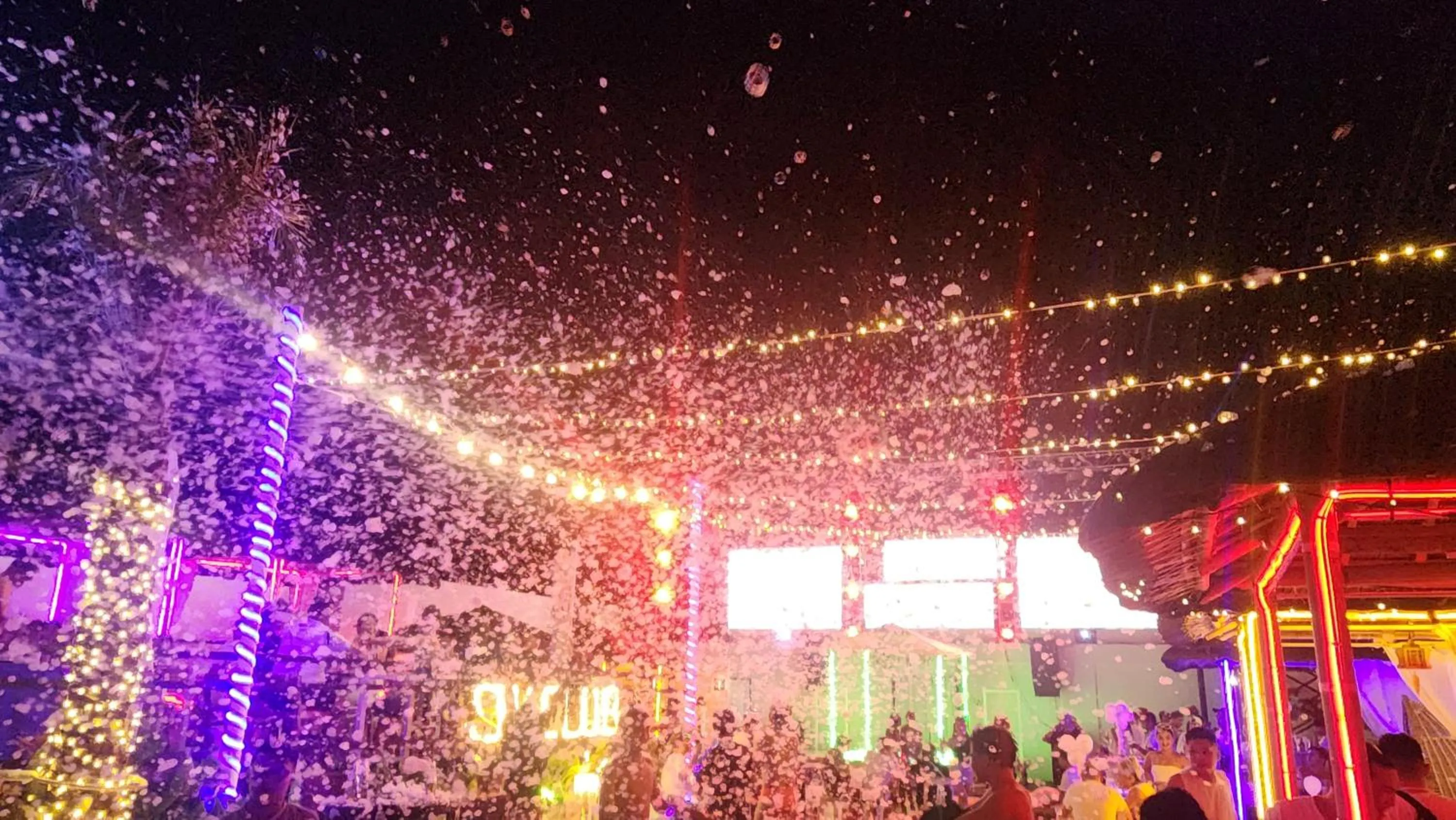 Nightclub / DJ in Boracay Ocean Club Beach Resort